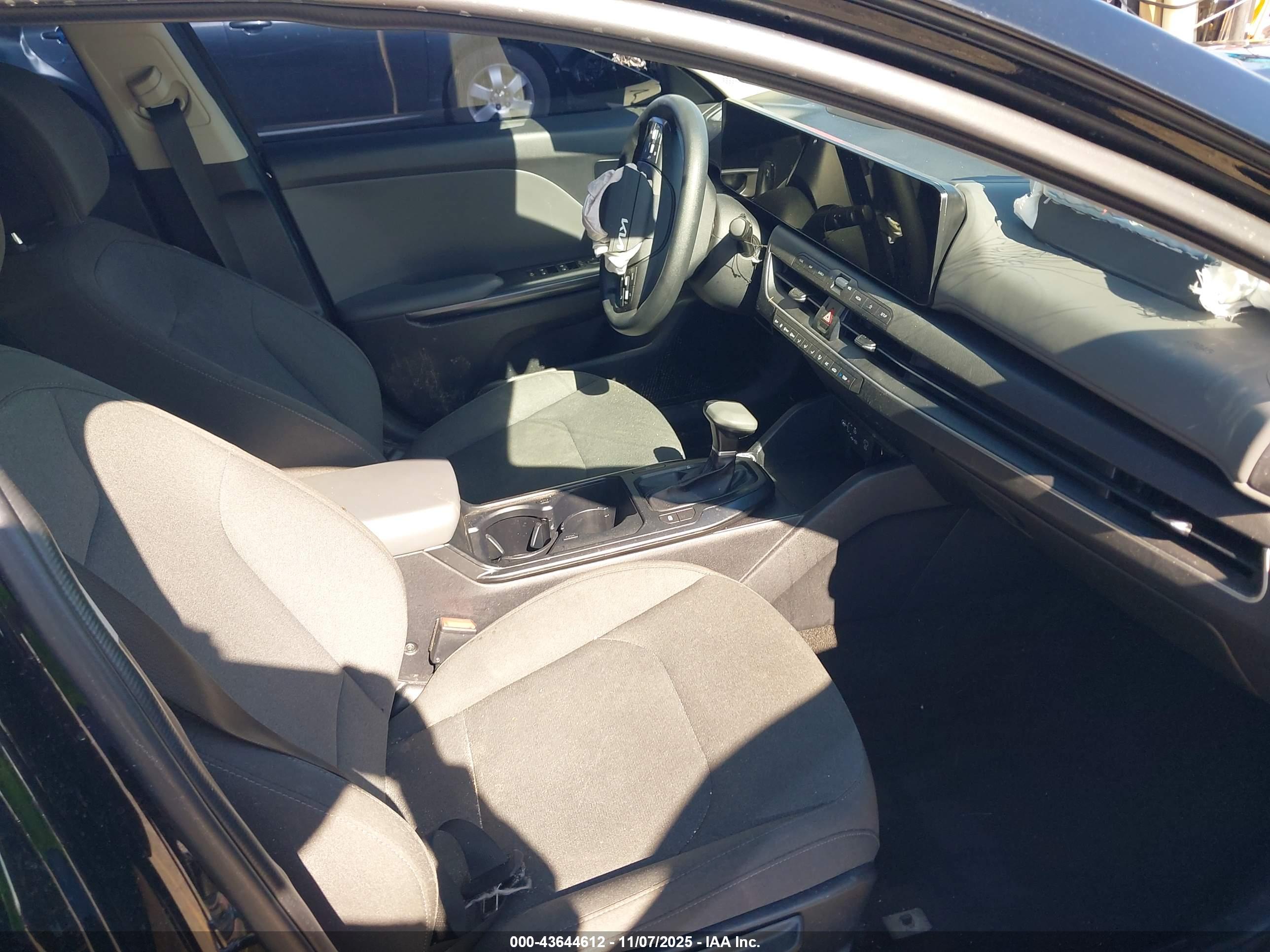 KIA K4 image 5