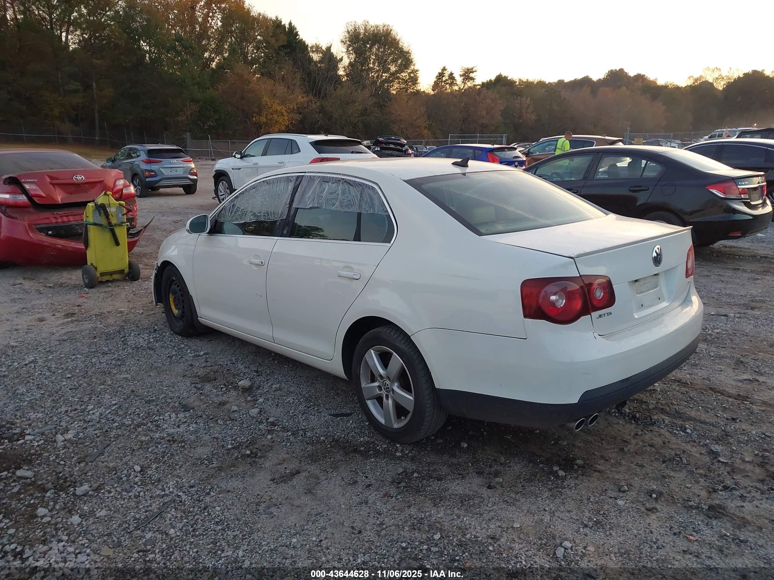 VOLKSWAGEN JETTA image 3