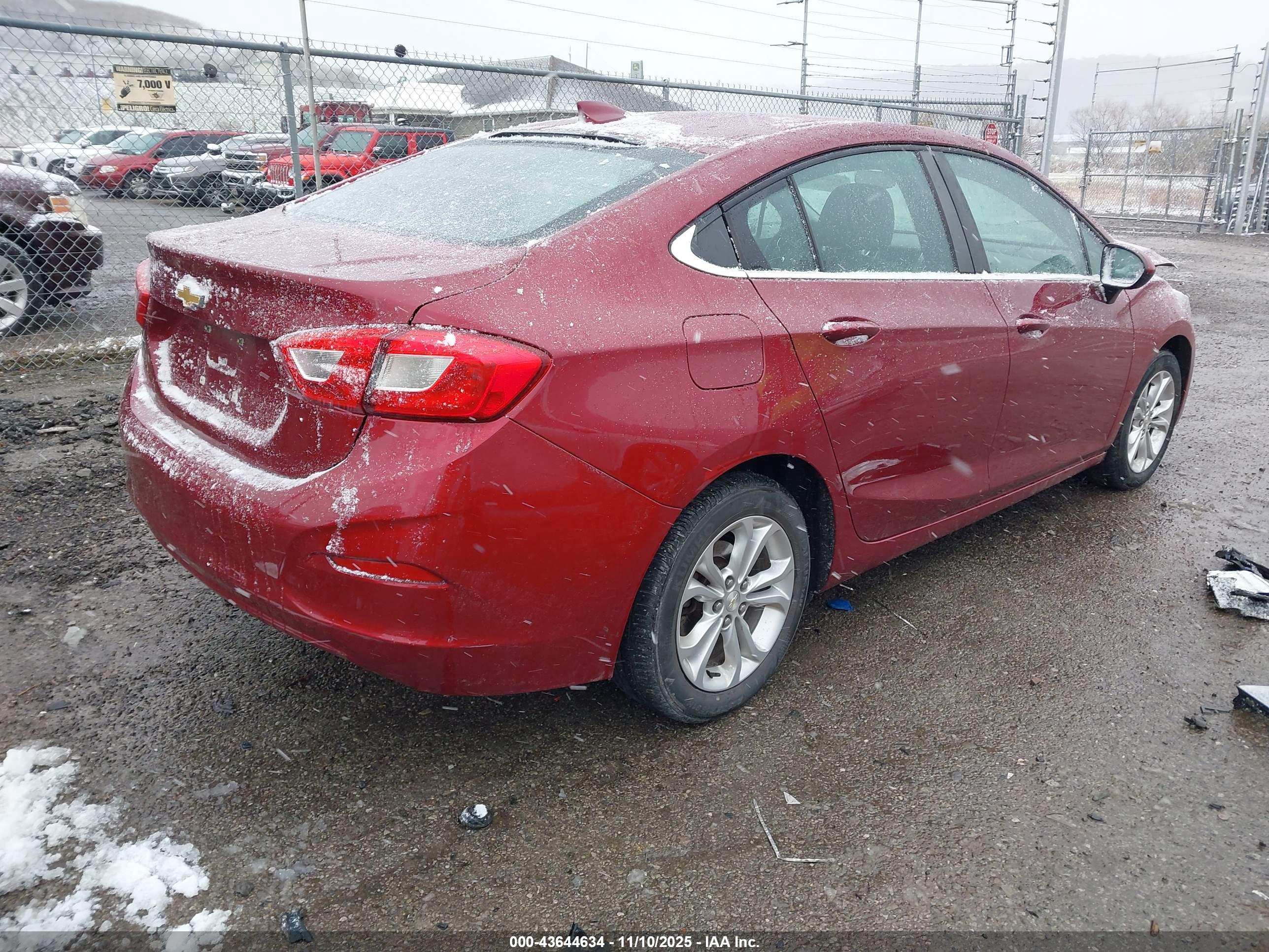 CHEVROLET CRUZE image 4