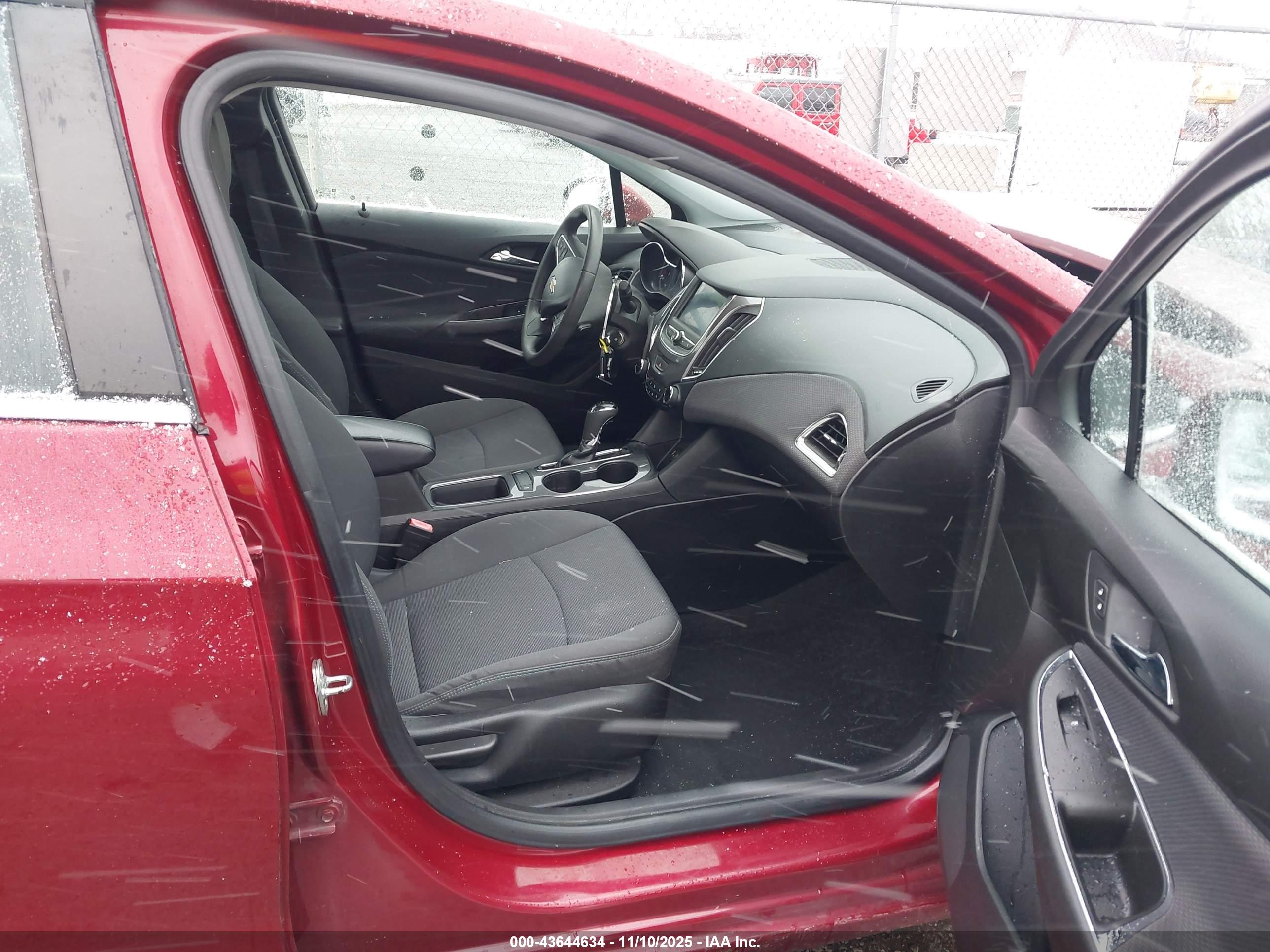 CHEVROLET CRUZE image 5
