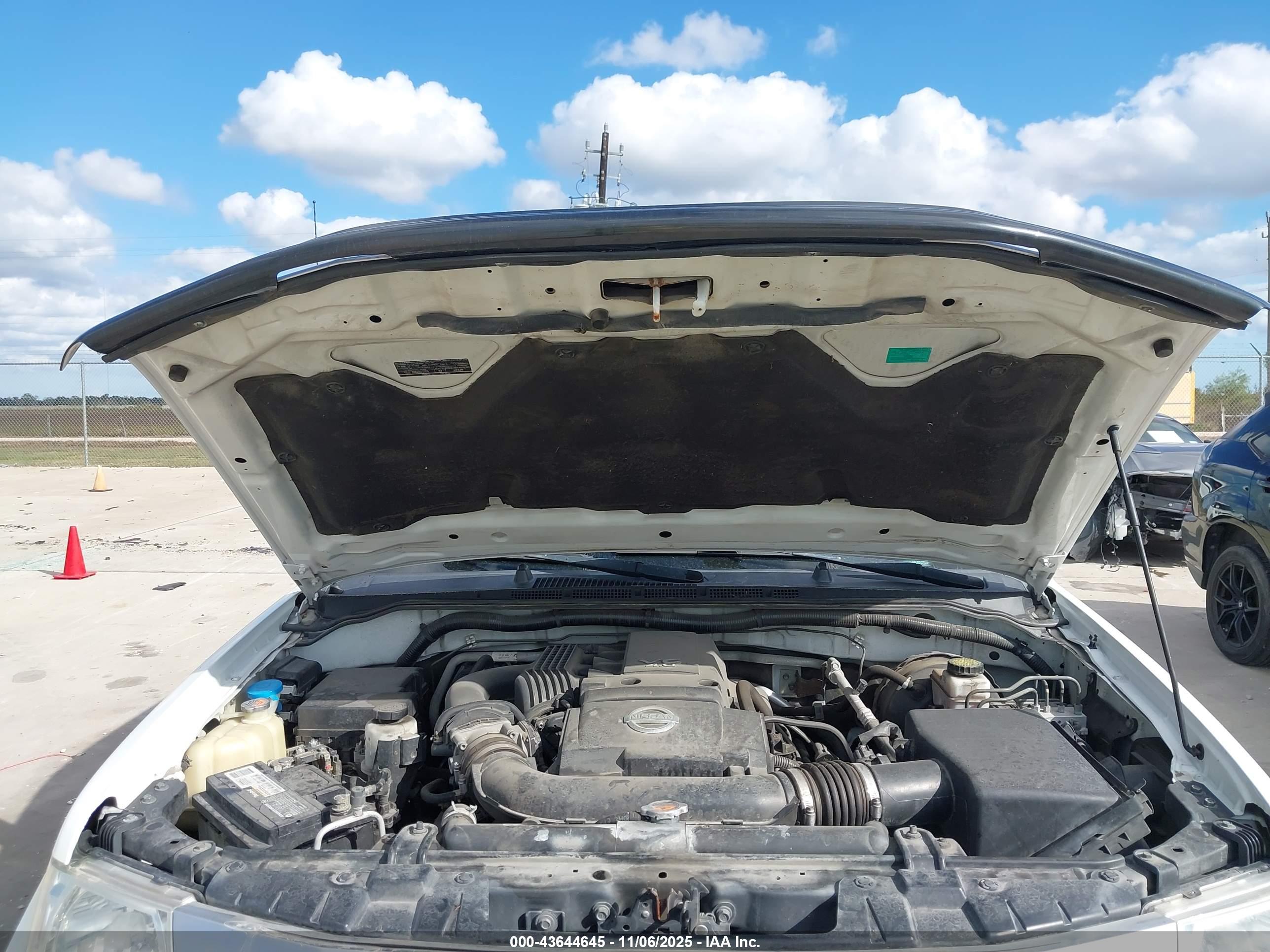 NISSAN FRONTIER image 10