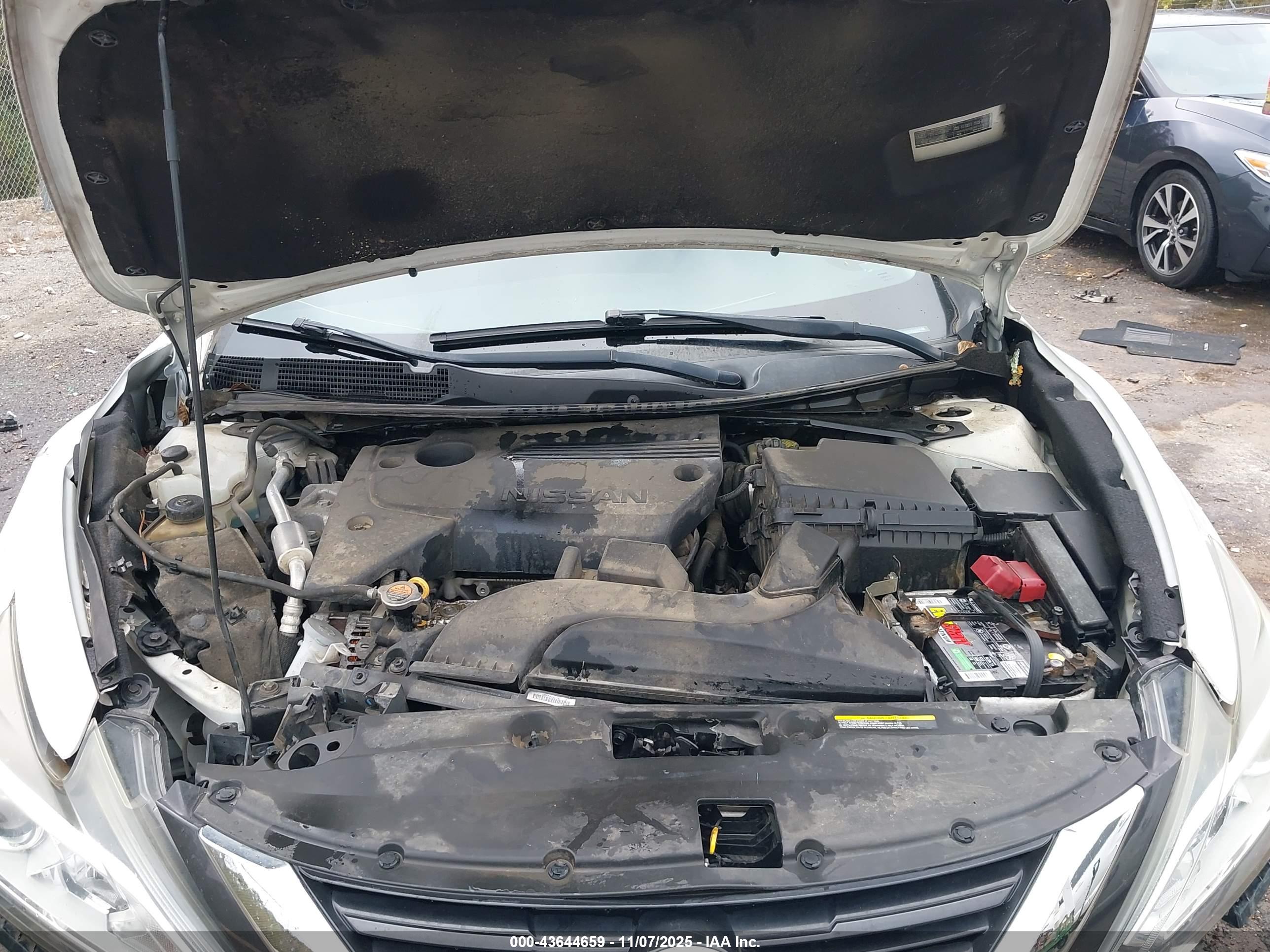 NISSAN ALTIMA image 10