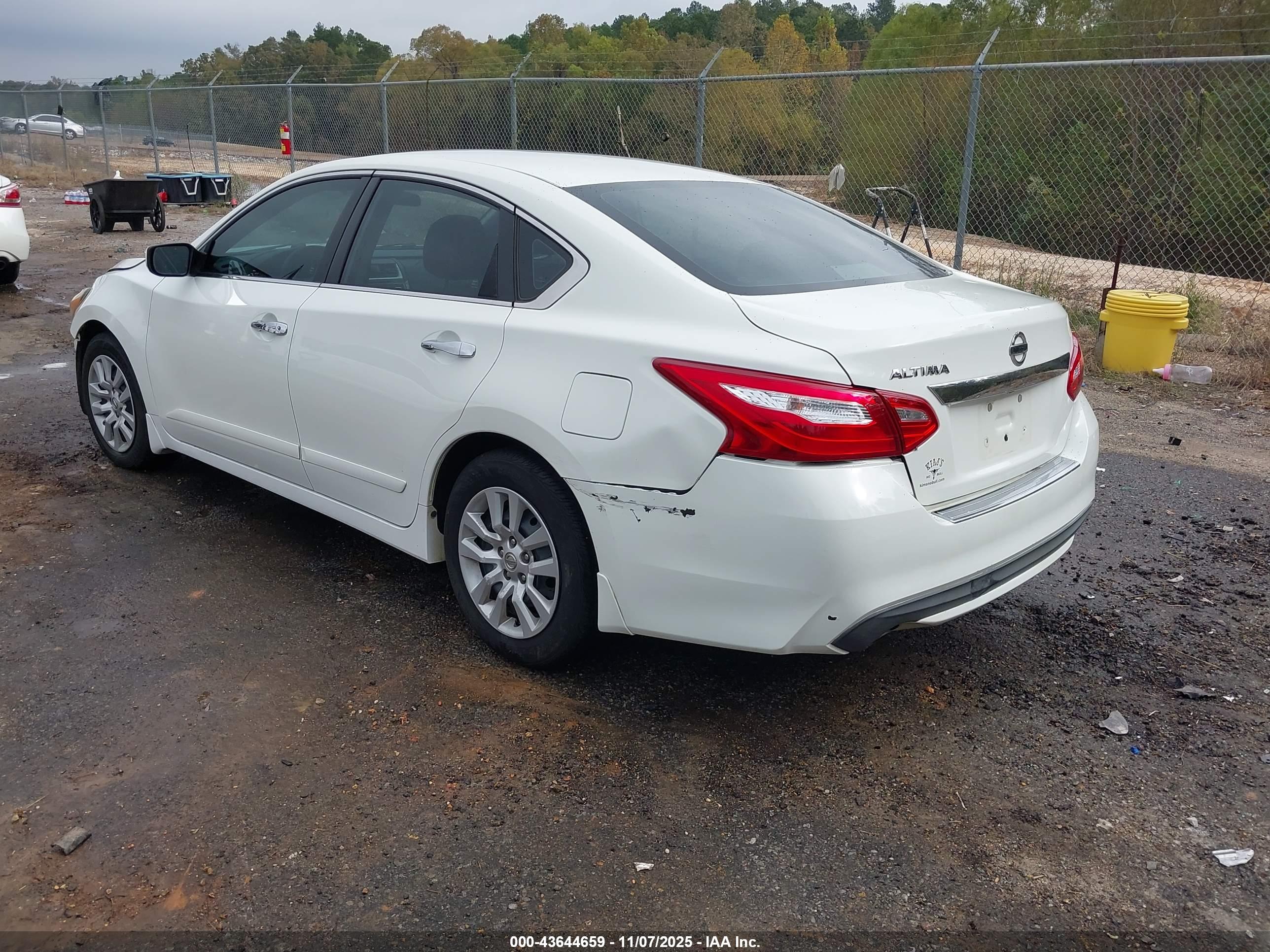 NISSAN ALTIMA image 3