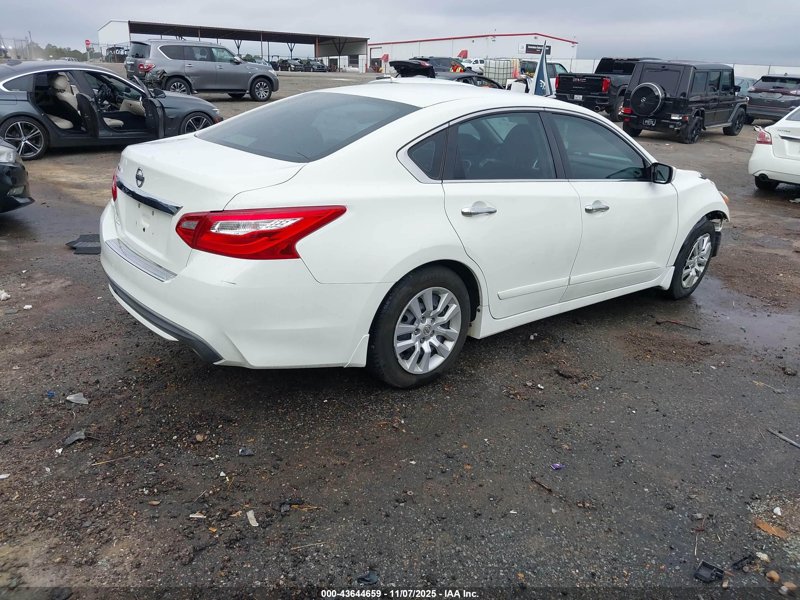 NISSAN ALTIMA image 4