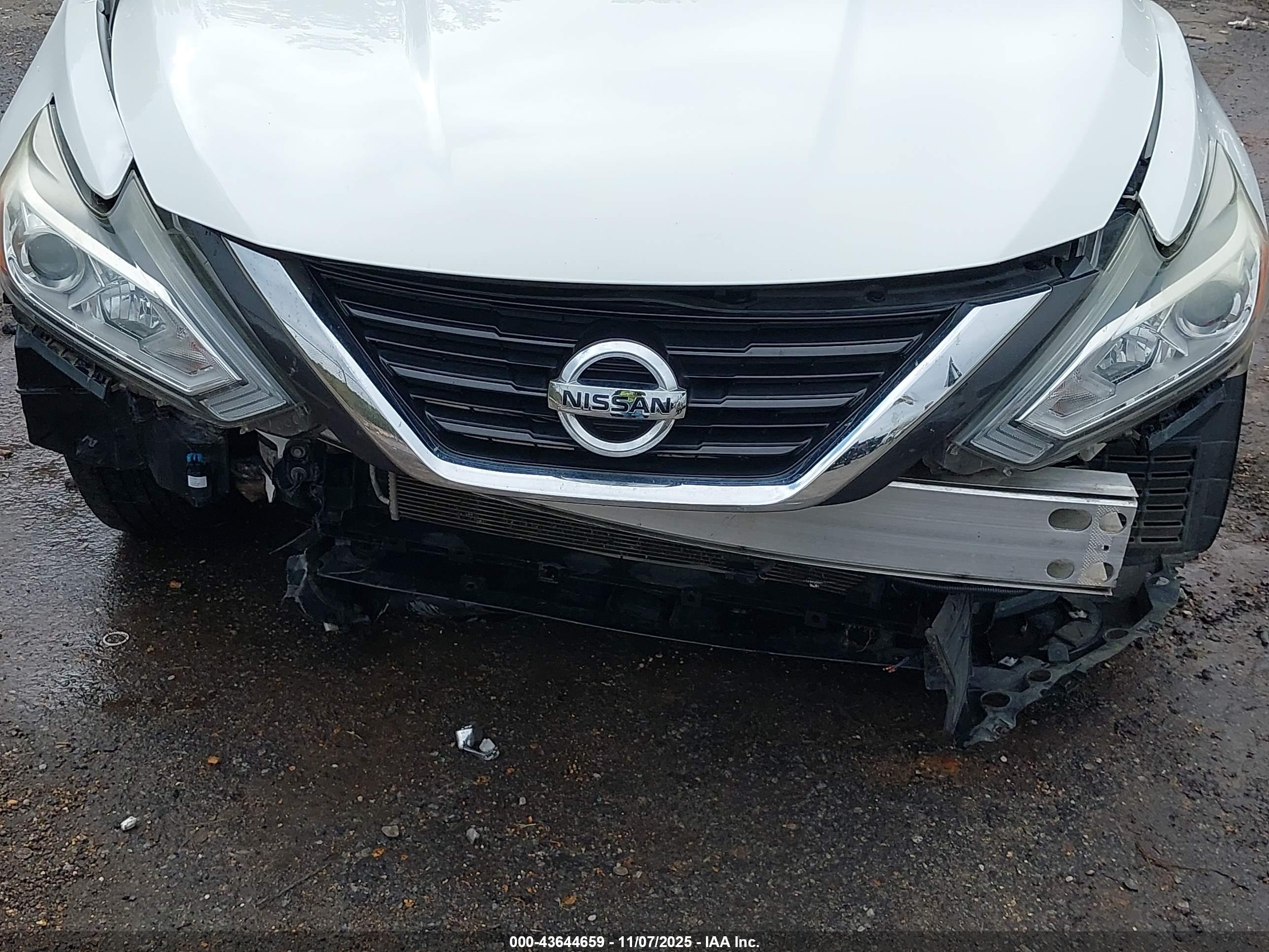 NISSAN ALTIMA image 6