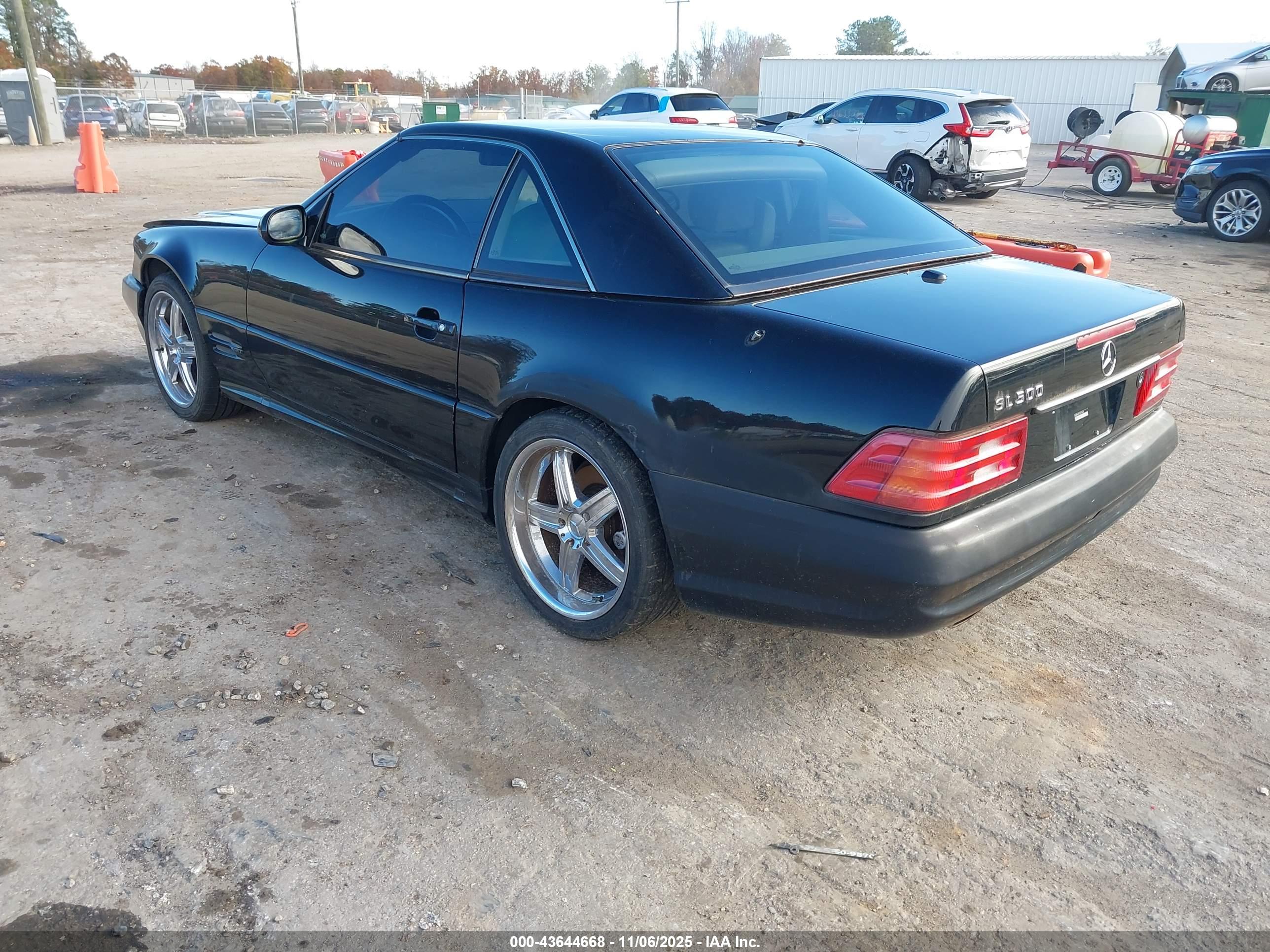 MERCEDES-BENZ SL image 3