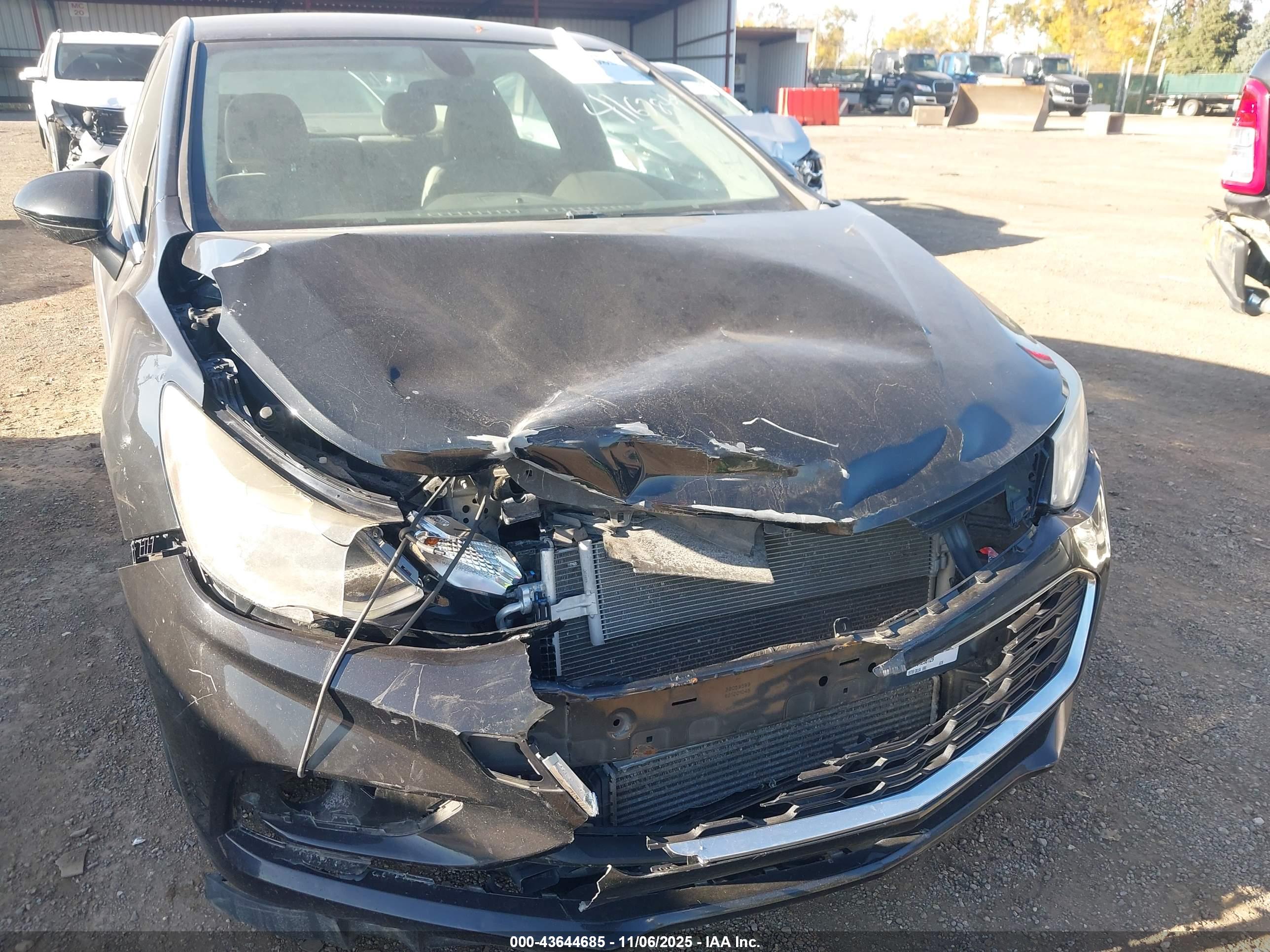 CHEVROLET CRUZE image 6