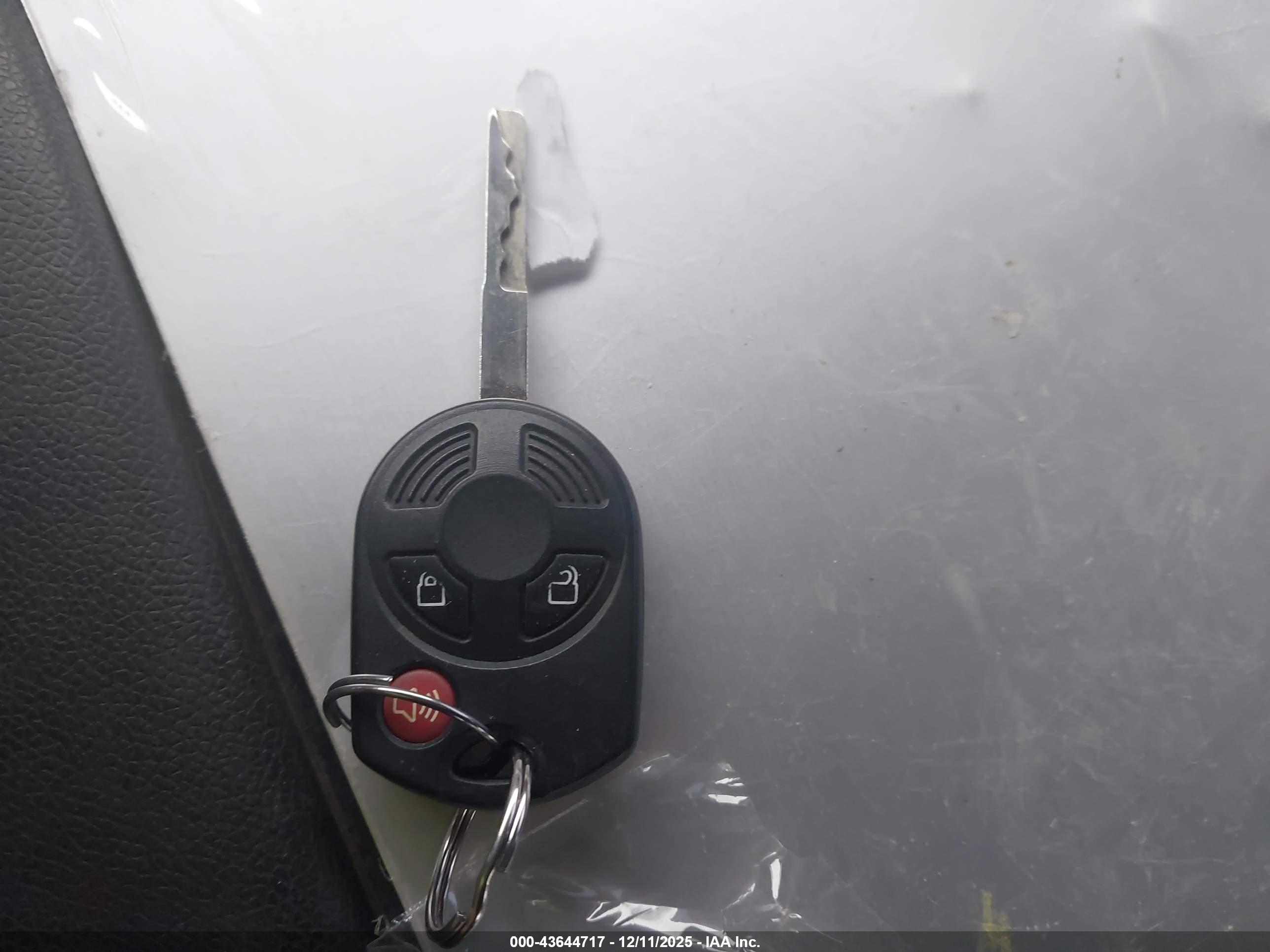 FORD ESCAPE image 11