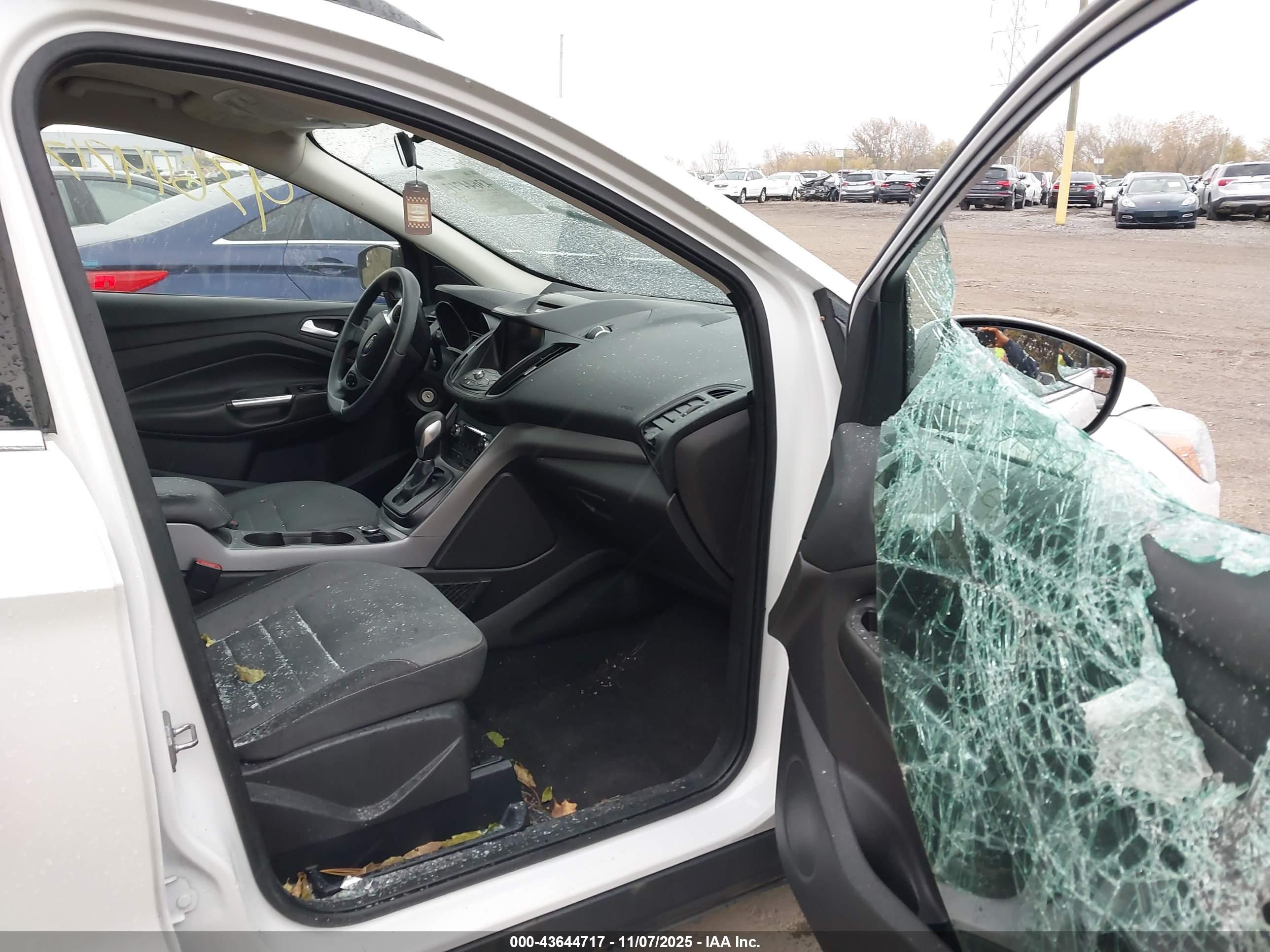 FORD ESCAPE image 5