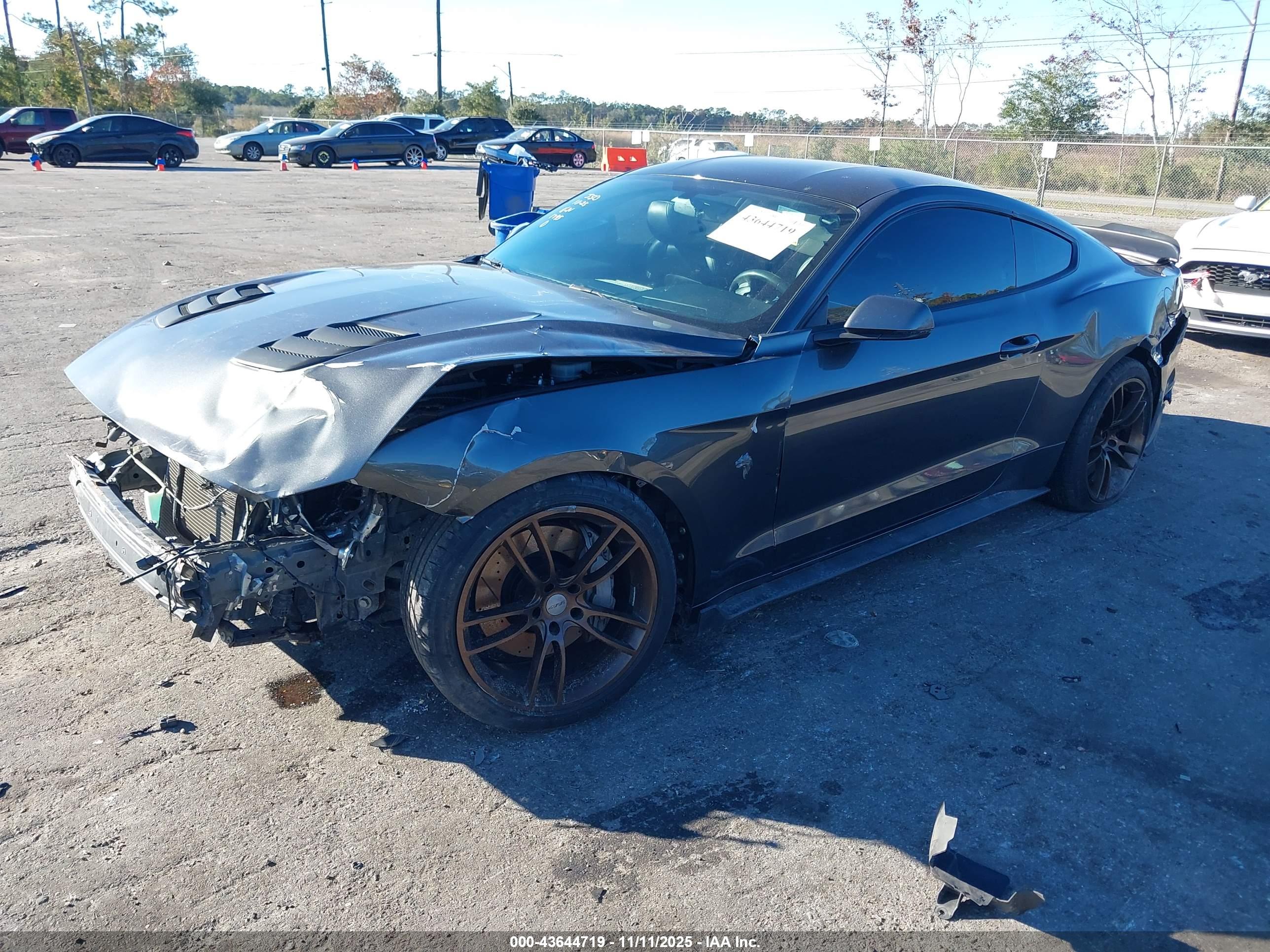FORD MUSTANG image 2