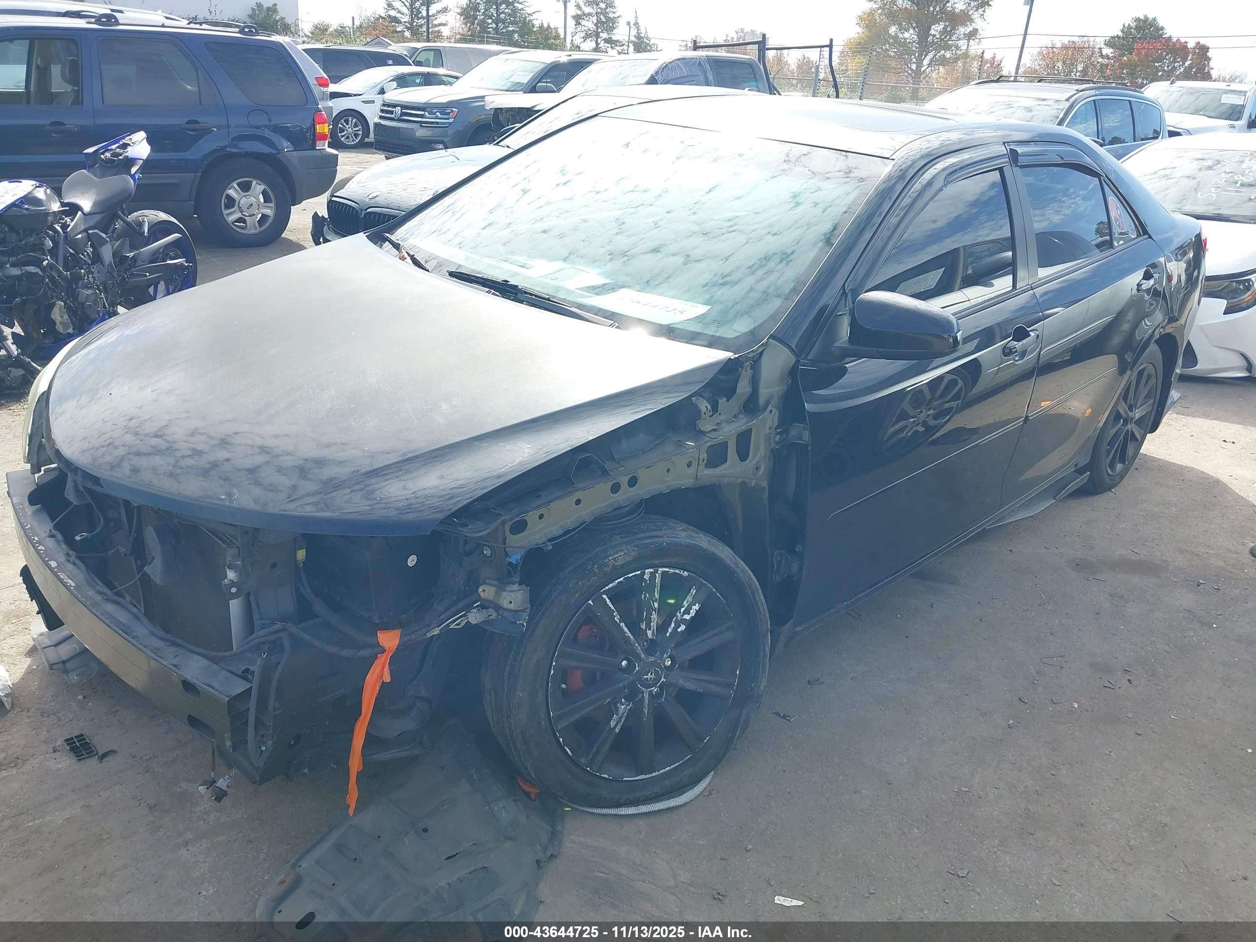 TOYOTA CAMRY image 2