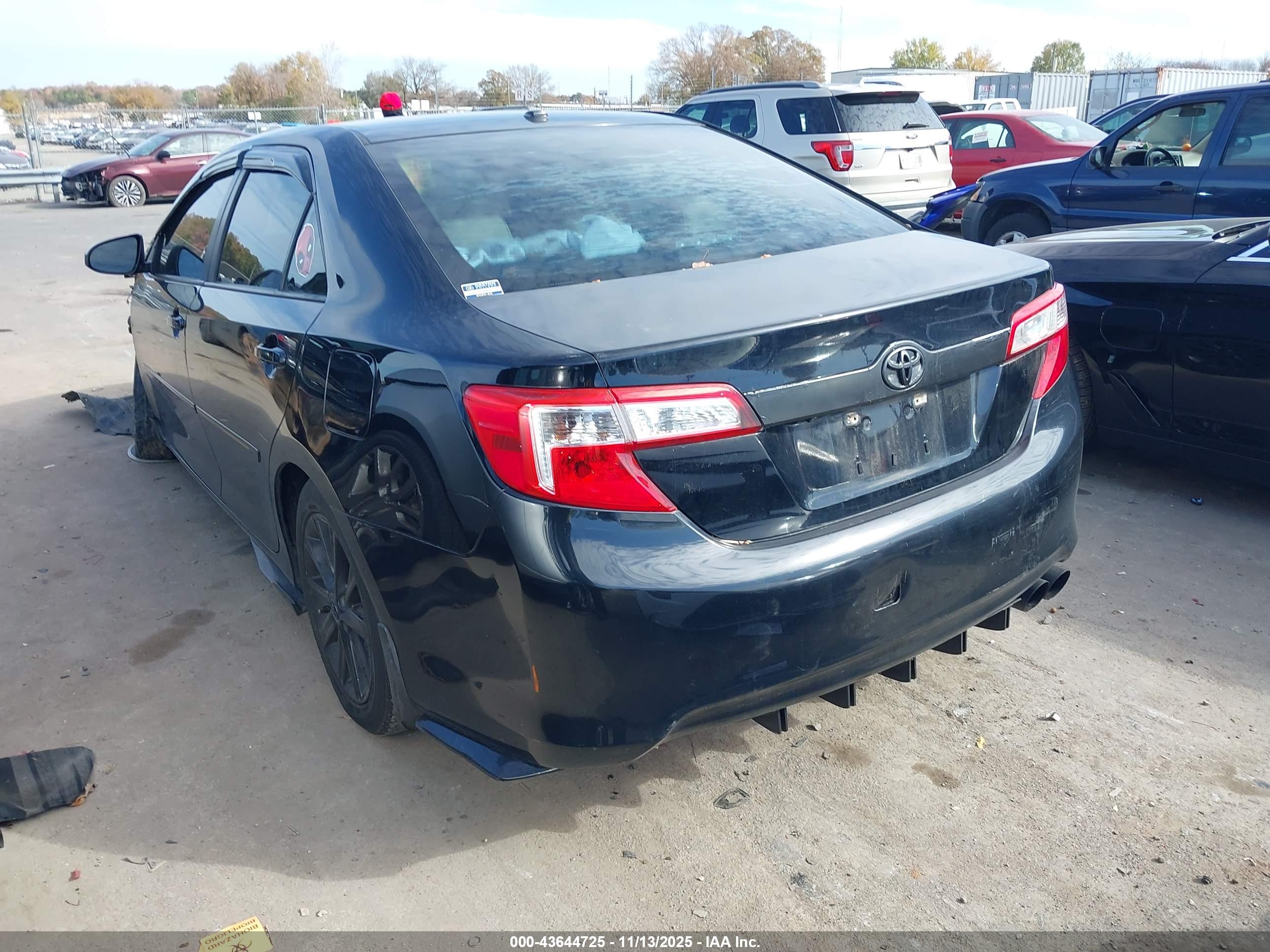 TOYOTA CAMRY image 3