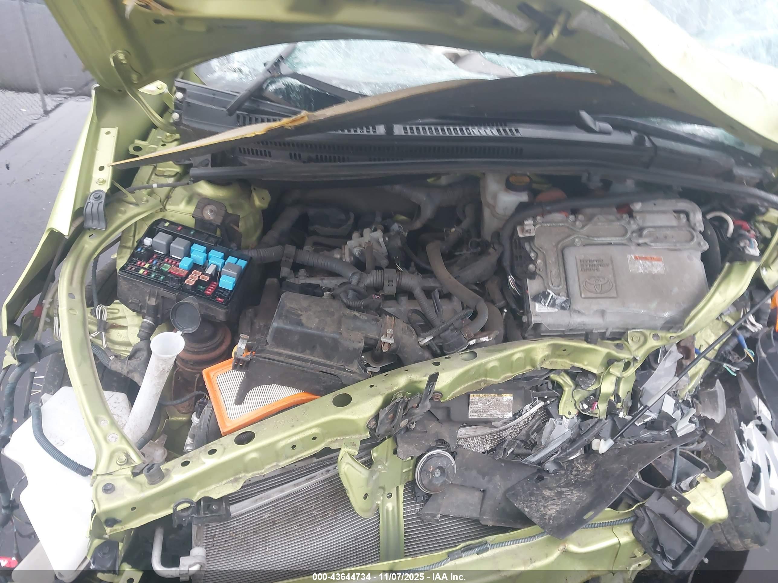TOYOTA PRIUS image 10