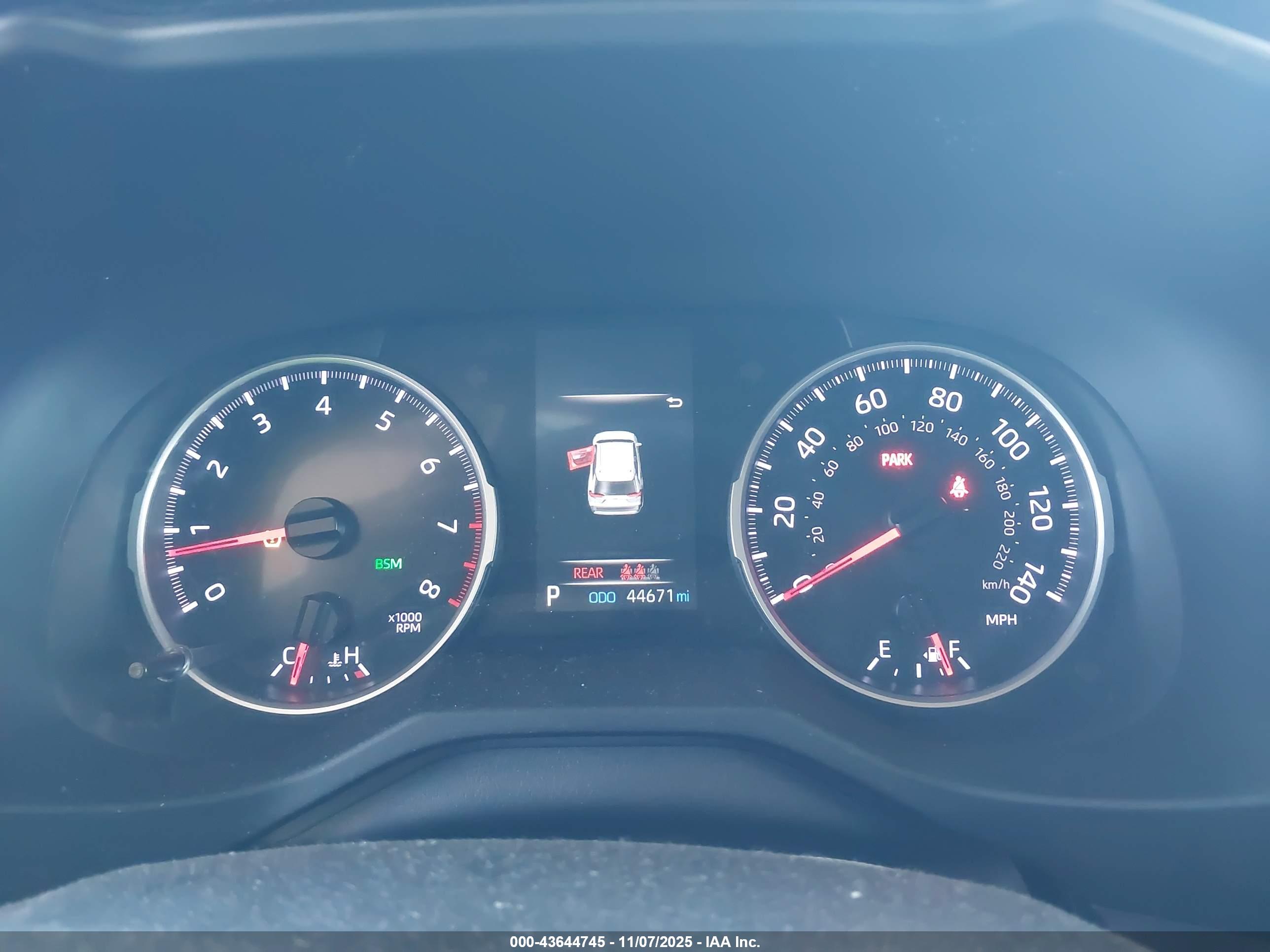TOYOTA RAV4 image 7