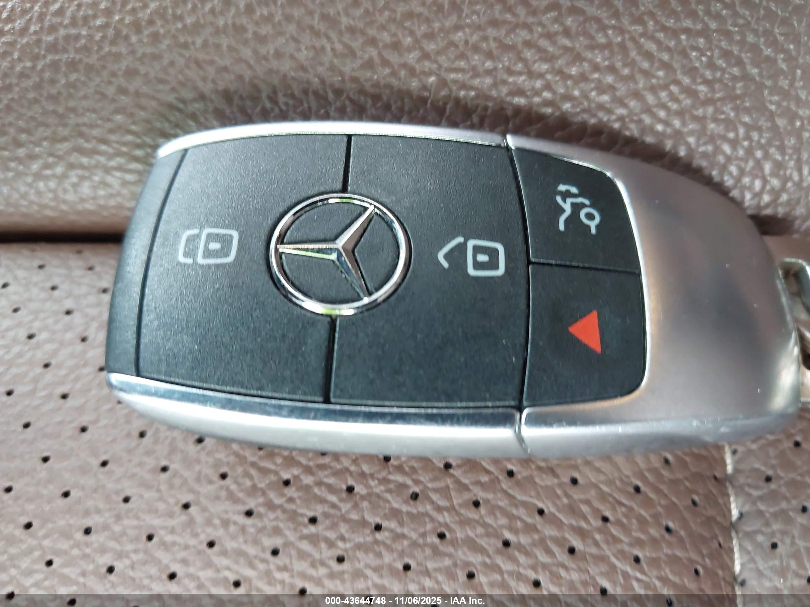 MERCEDES-BENZ GLE image 11
