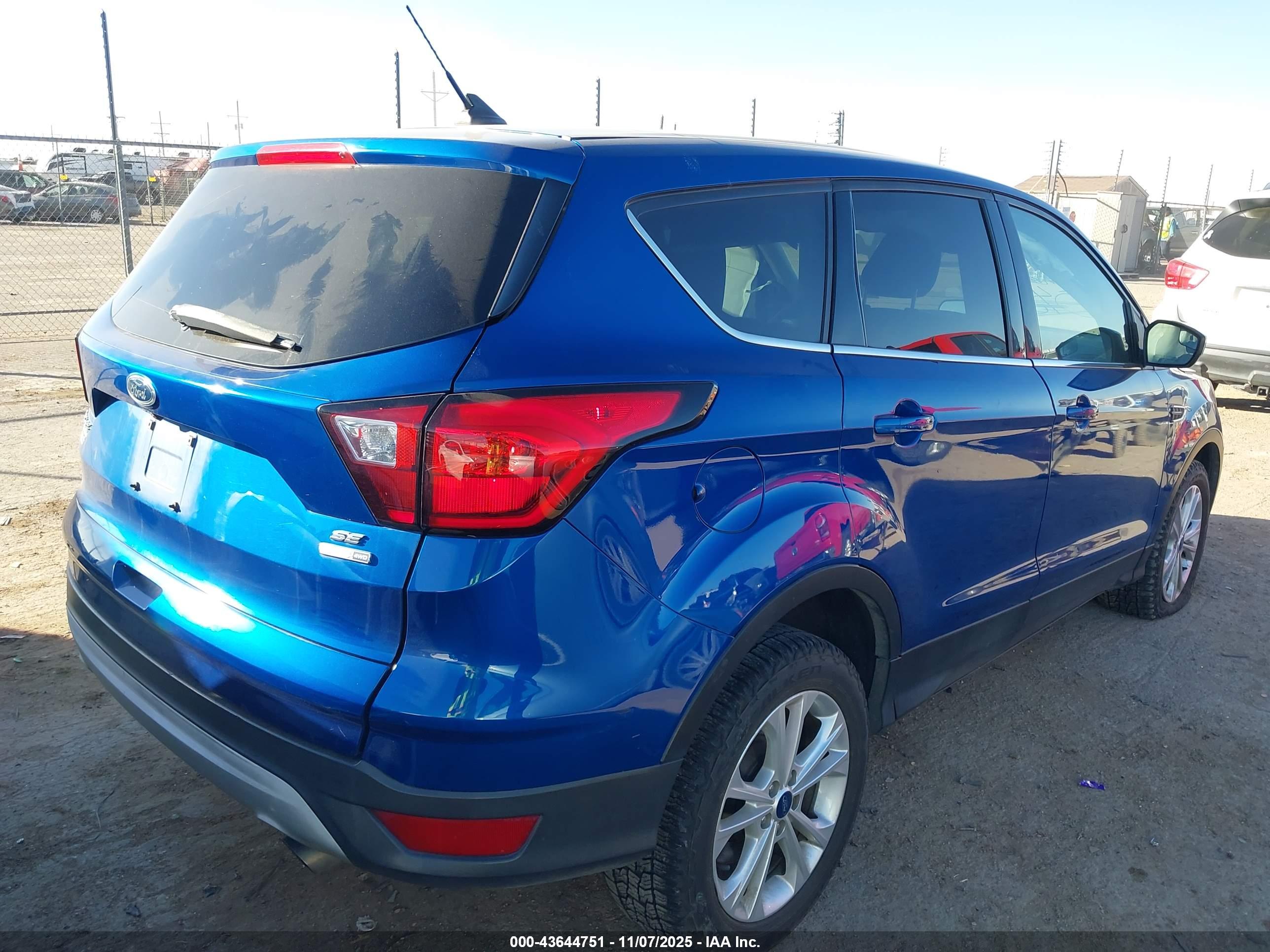 FORD ESCAPE image 4