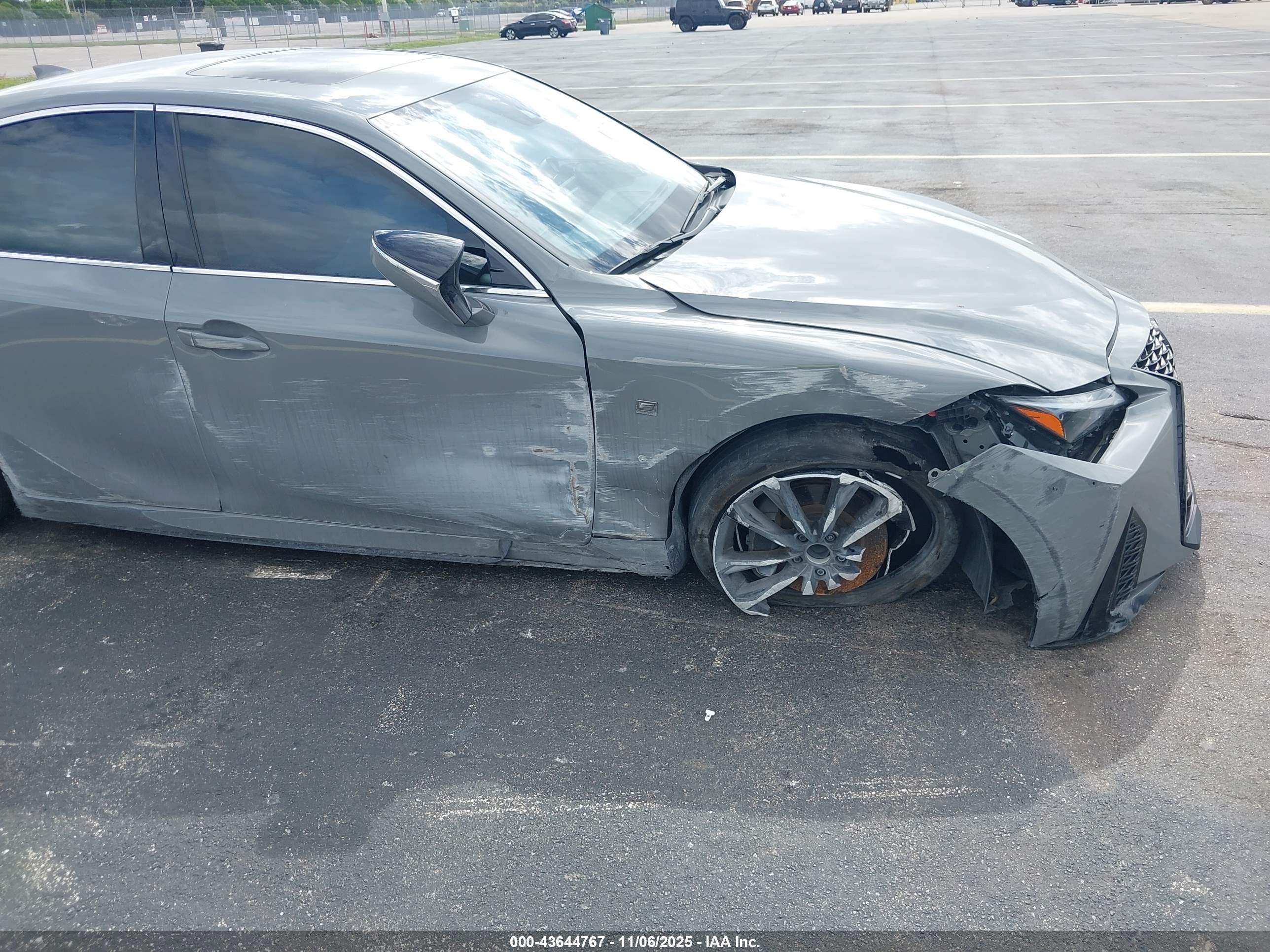 LEXUS IS image 6