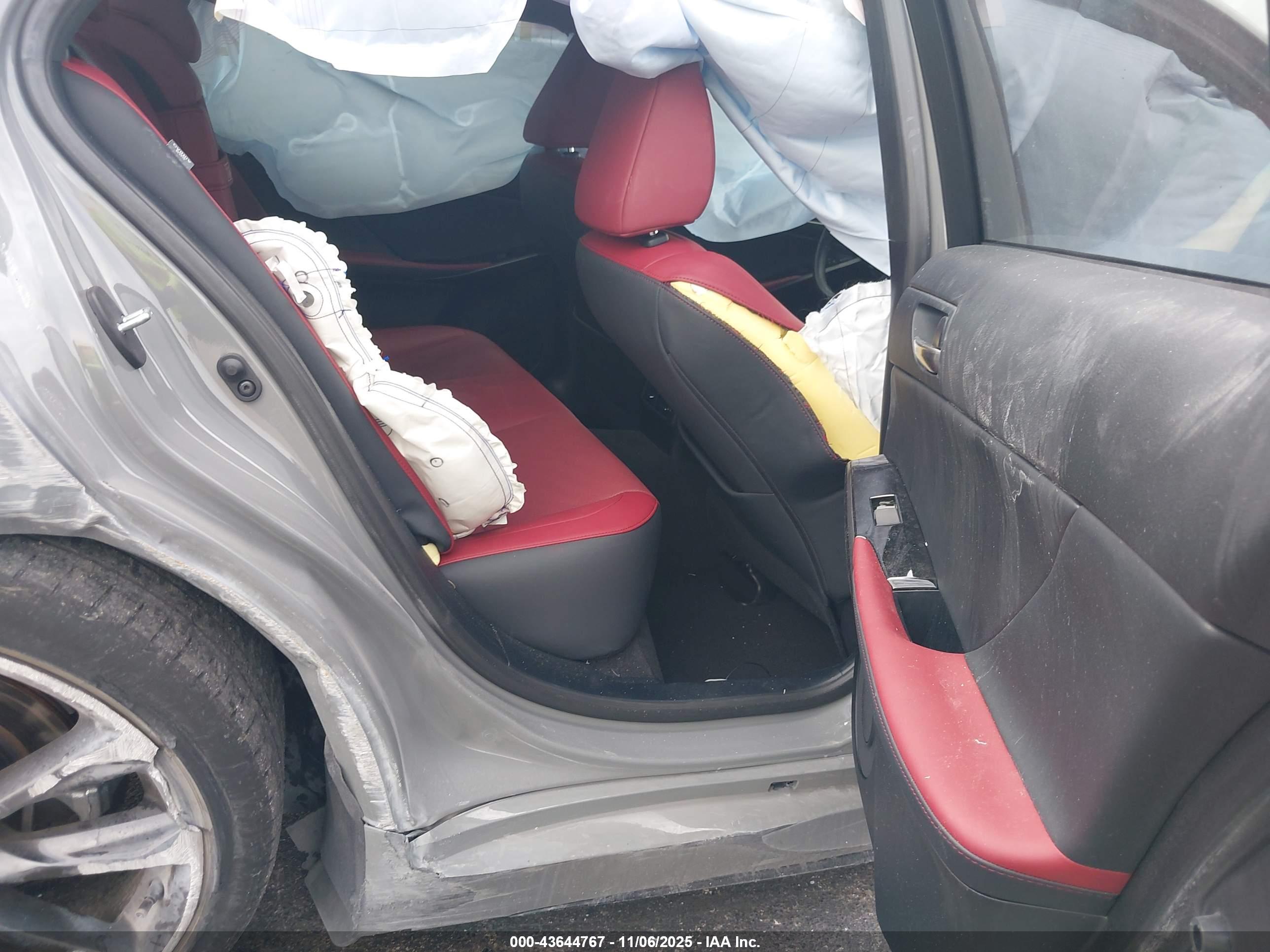 LEXUS IS image 8