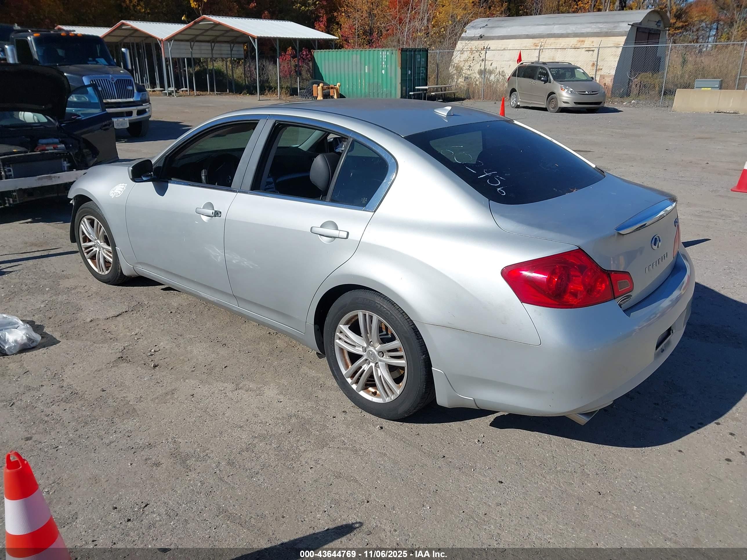 INFINITI G25 image 3