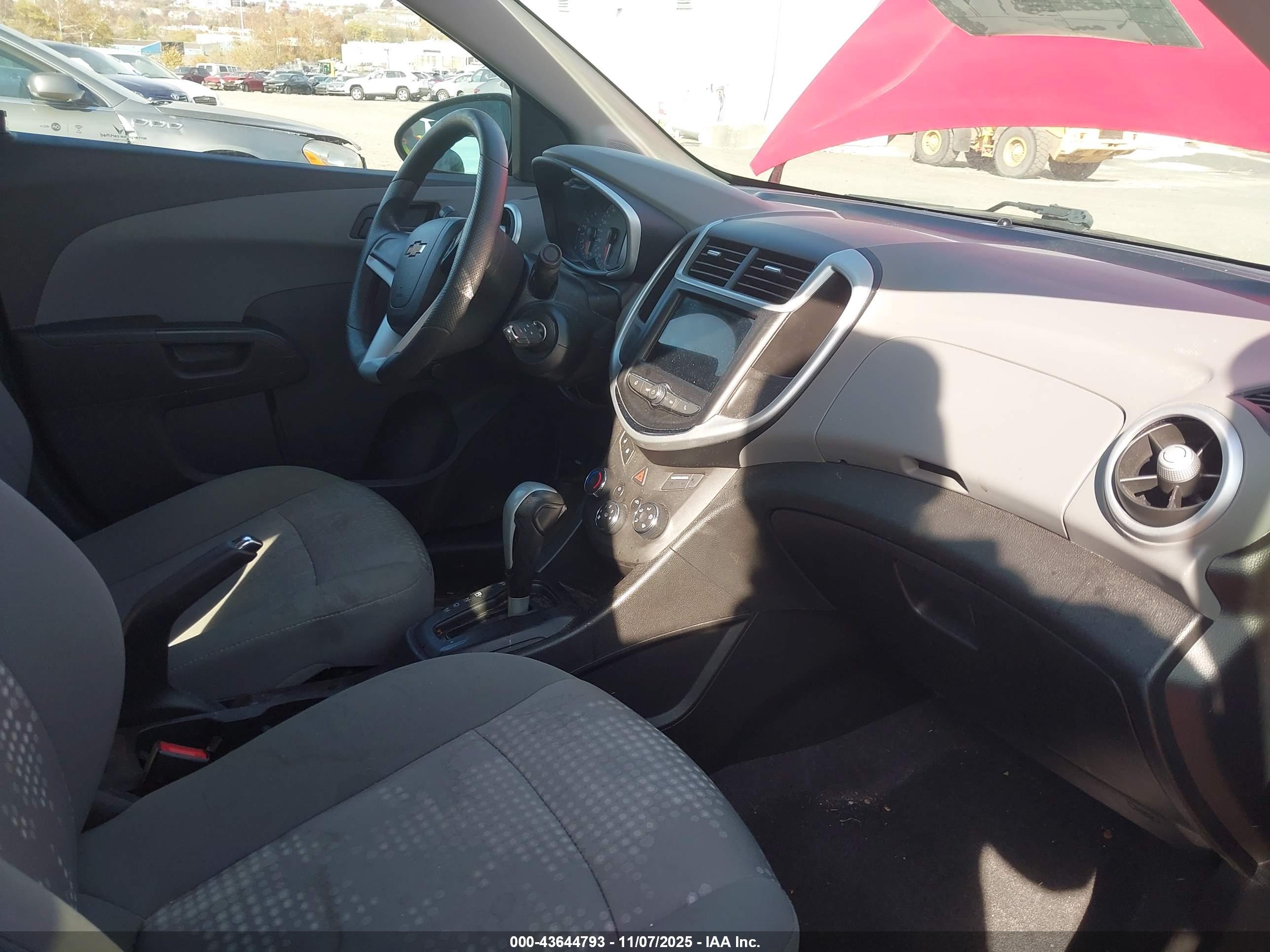 CHEVROLET SONIC image 5