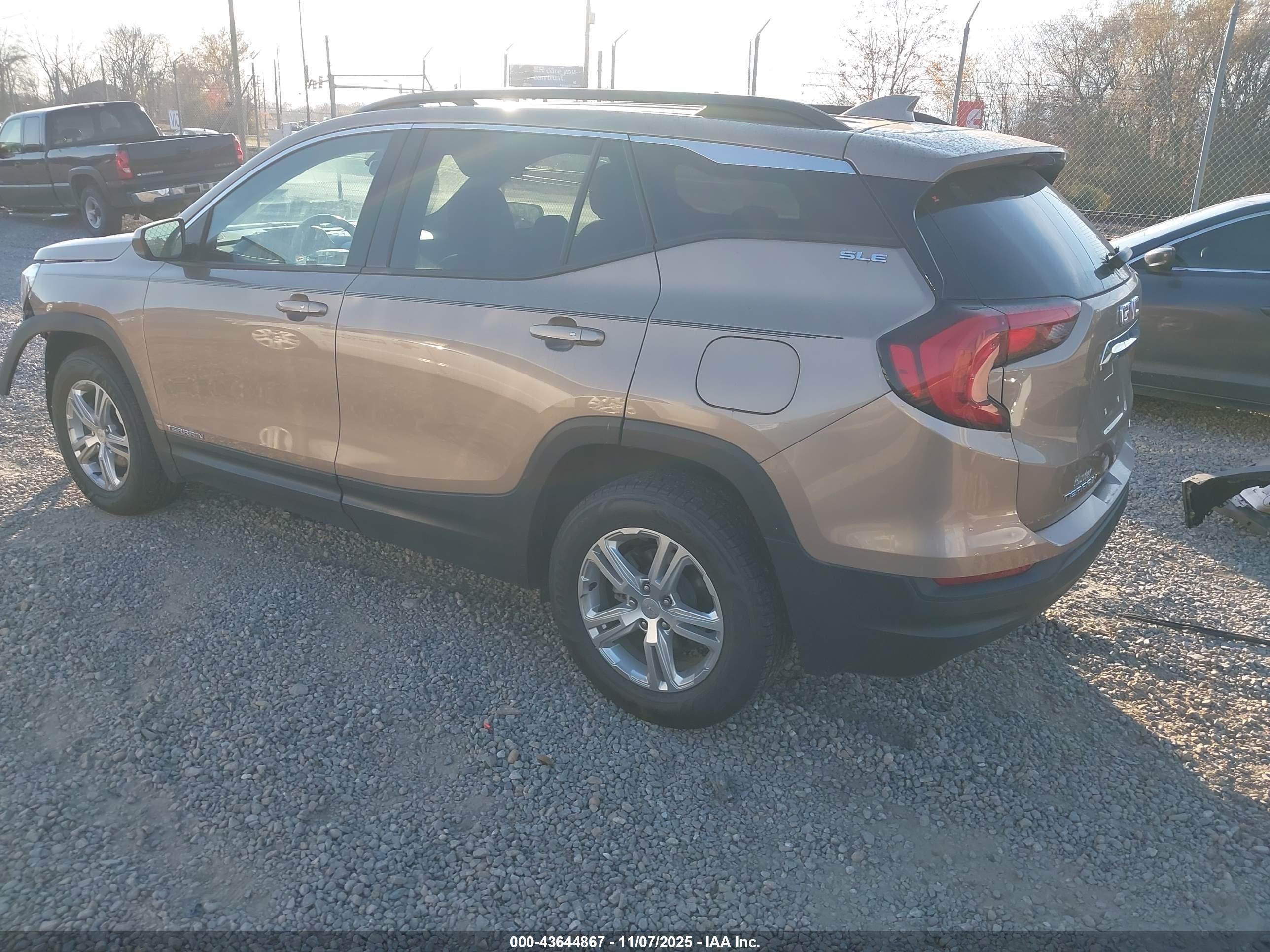 GMC TERRAIN image 3