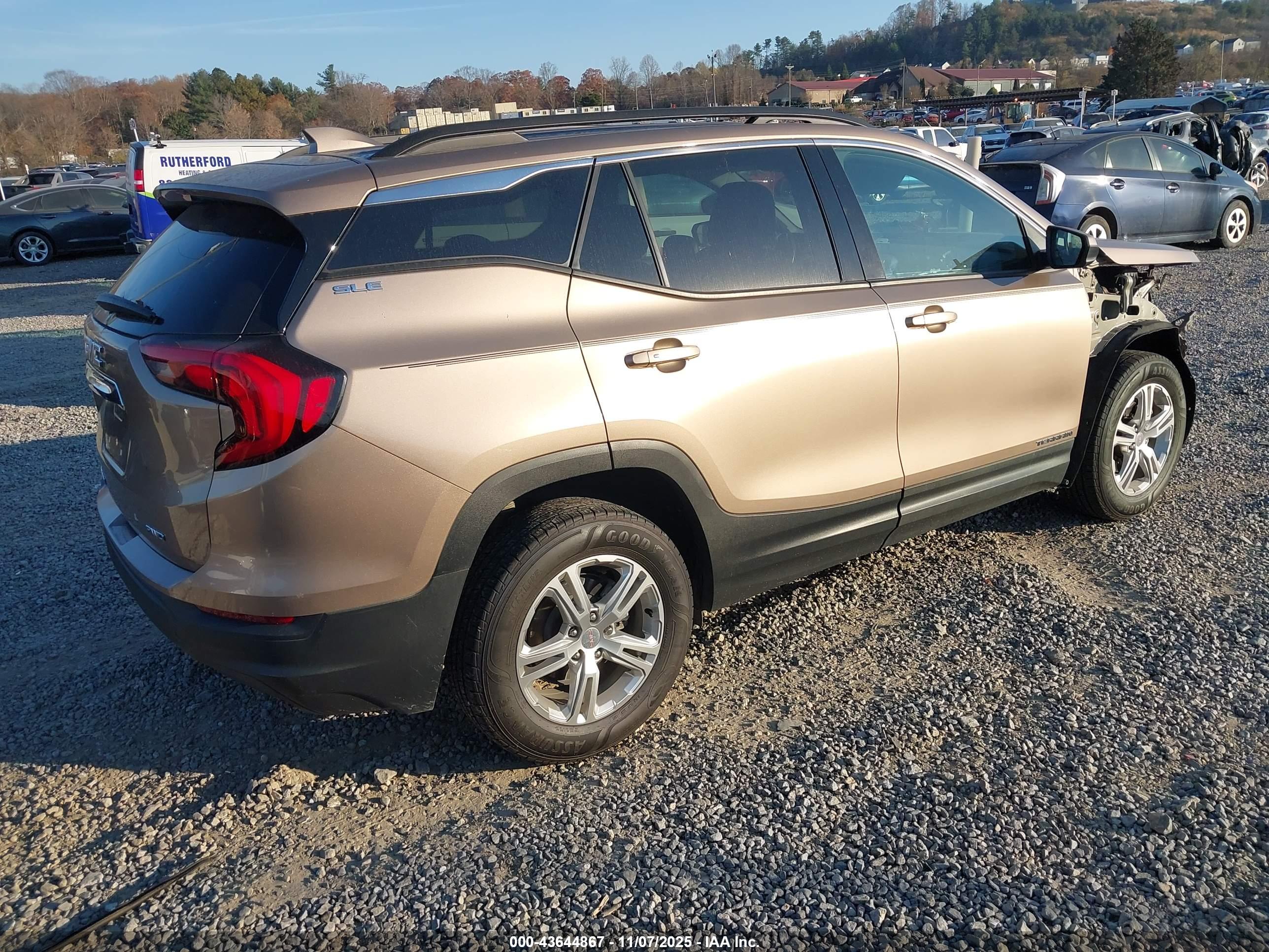 GMC TERRAIN image 4