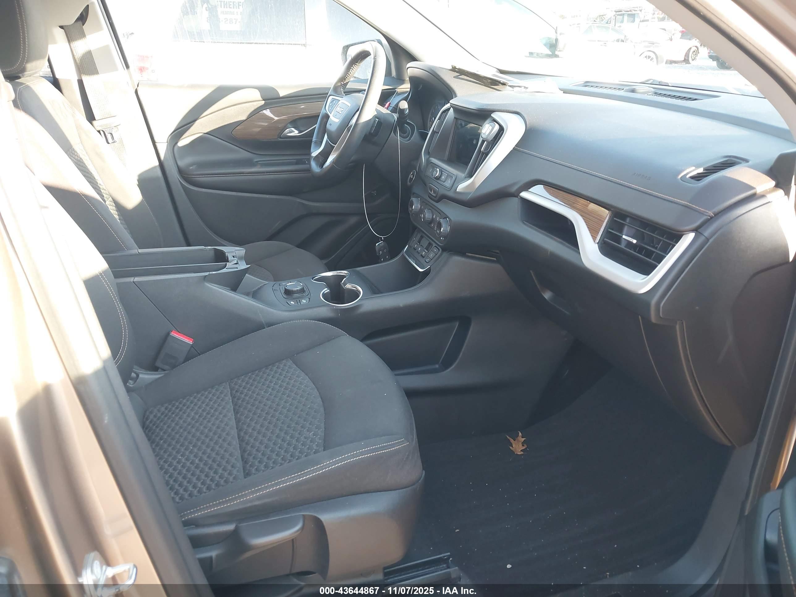 GMC TERRAIN image 5