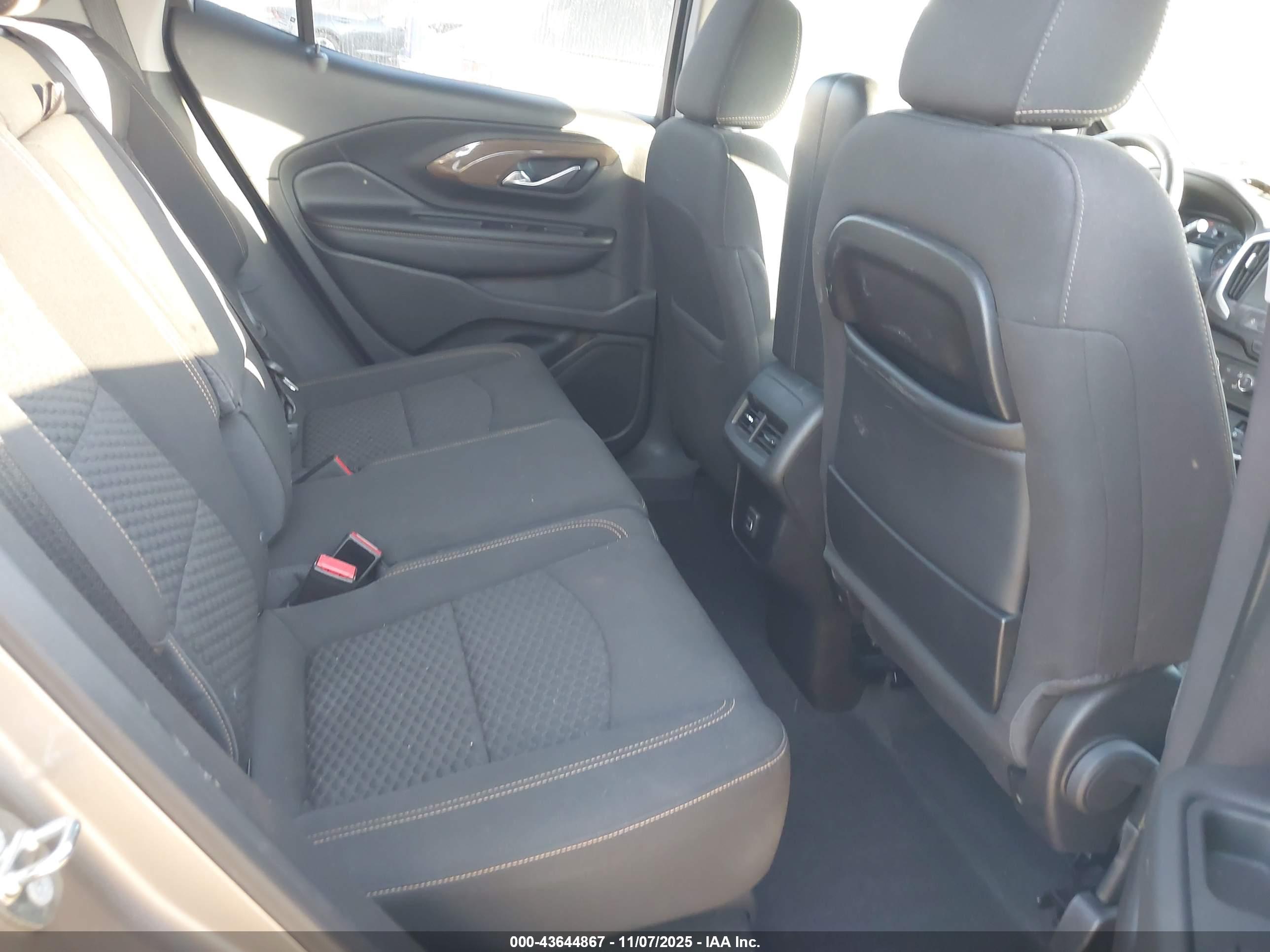GMC TERRAIN image 8