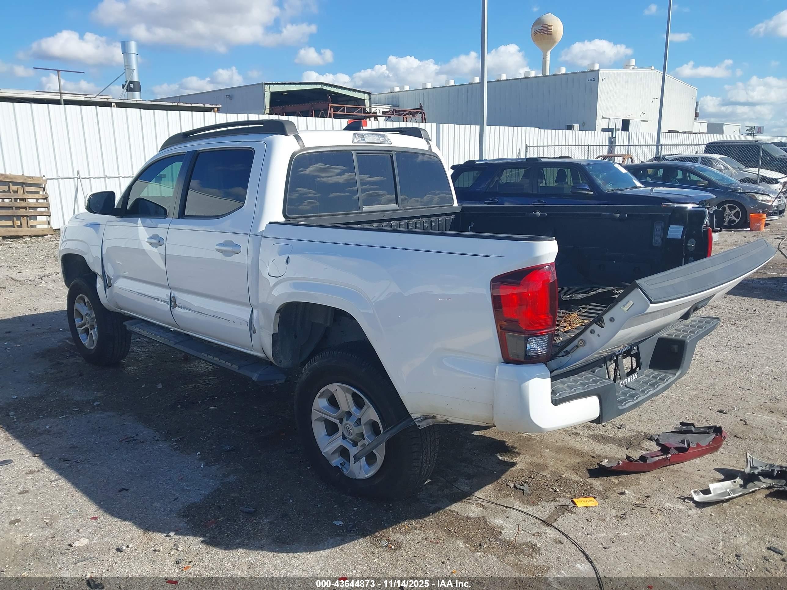 TOYOTA TACOMA image 3