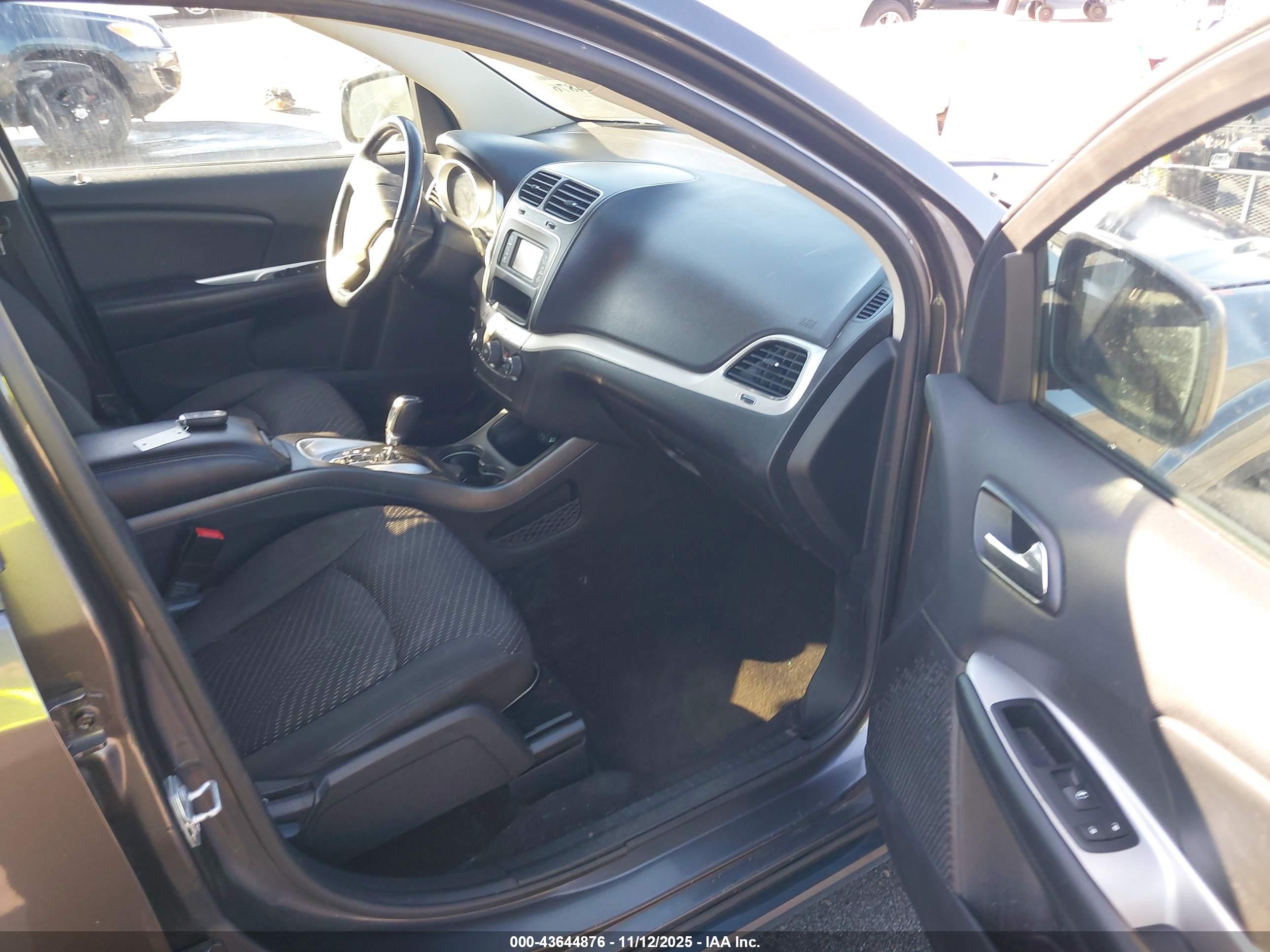DODGE JOURNEY image 5