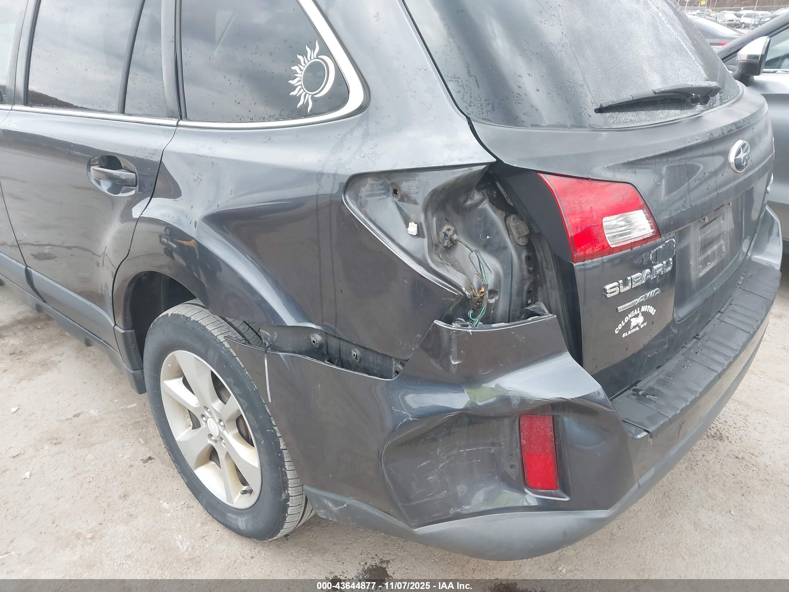 SUBARU OUTBACK image 6