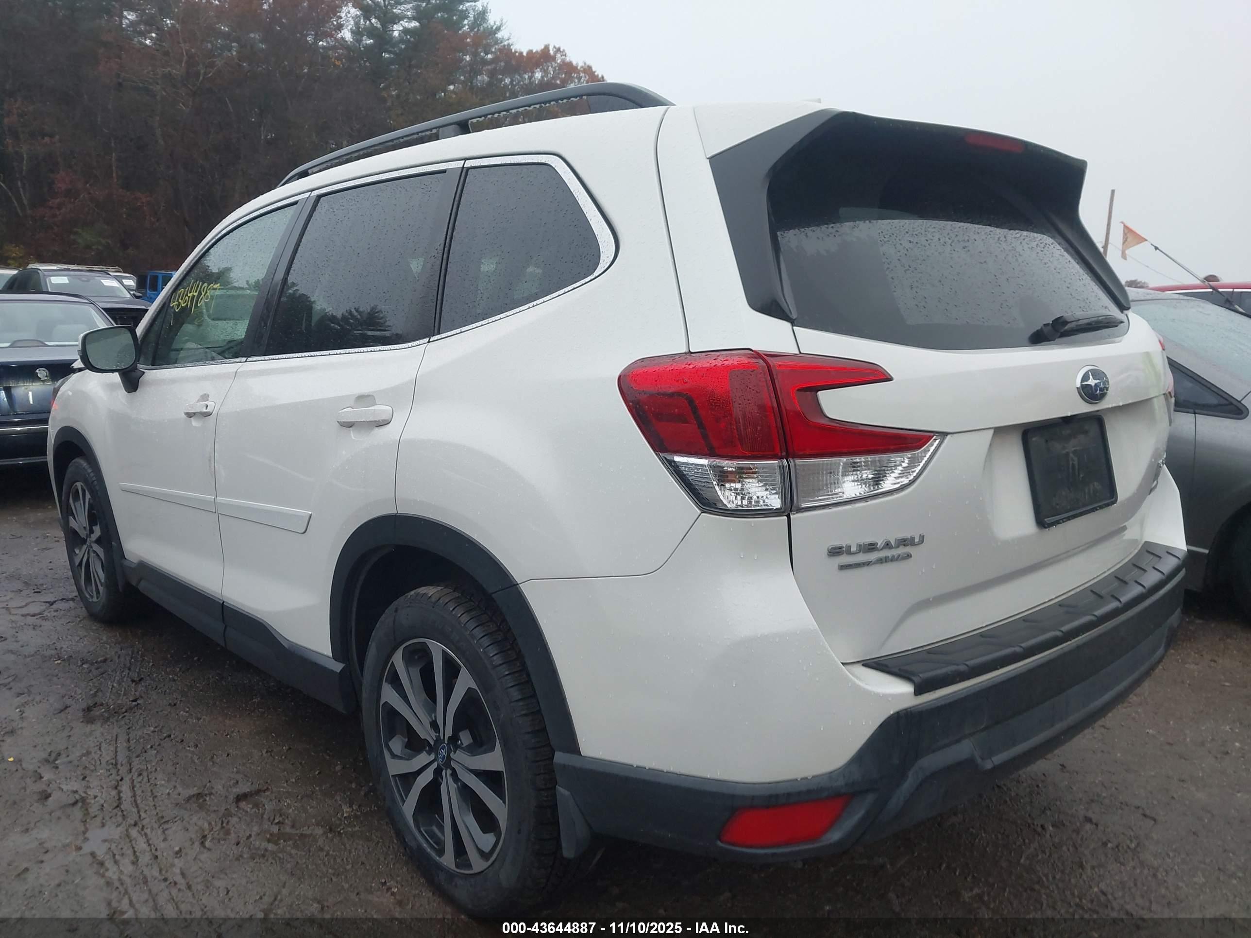 SUBARU FORESTER image 3