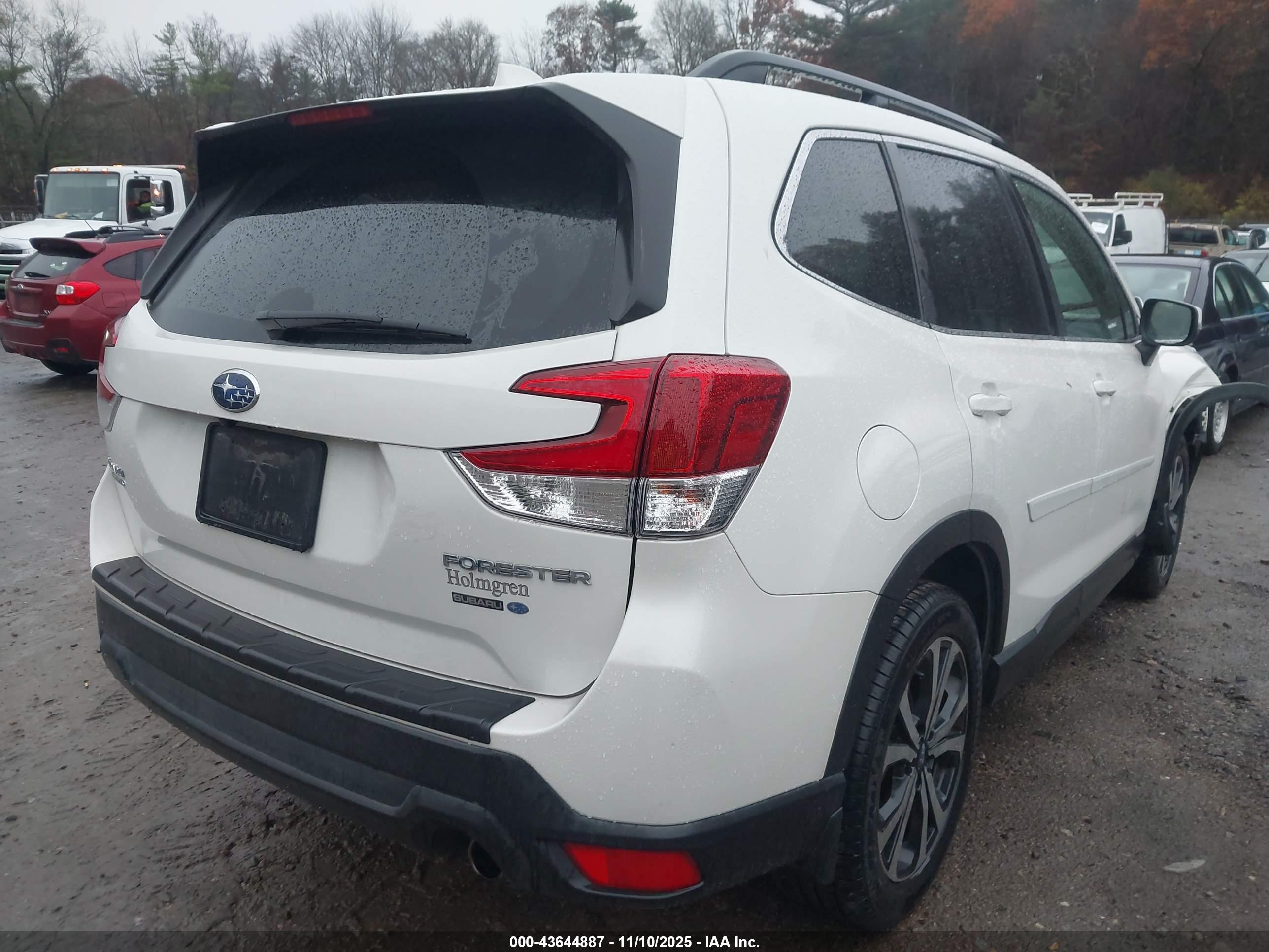 SUBARU FORESTER image 4
