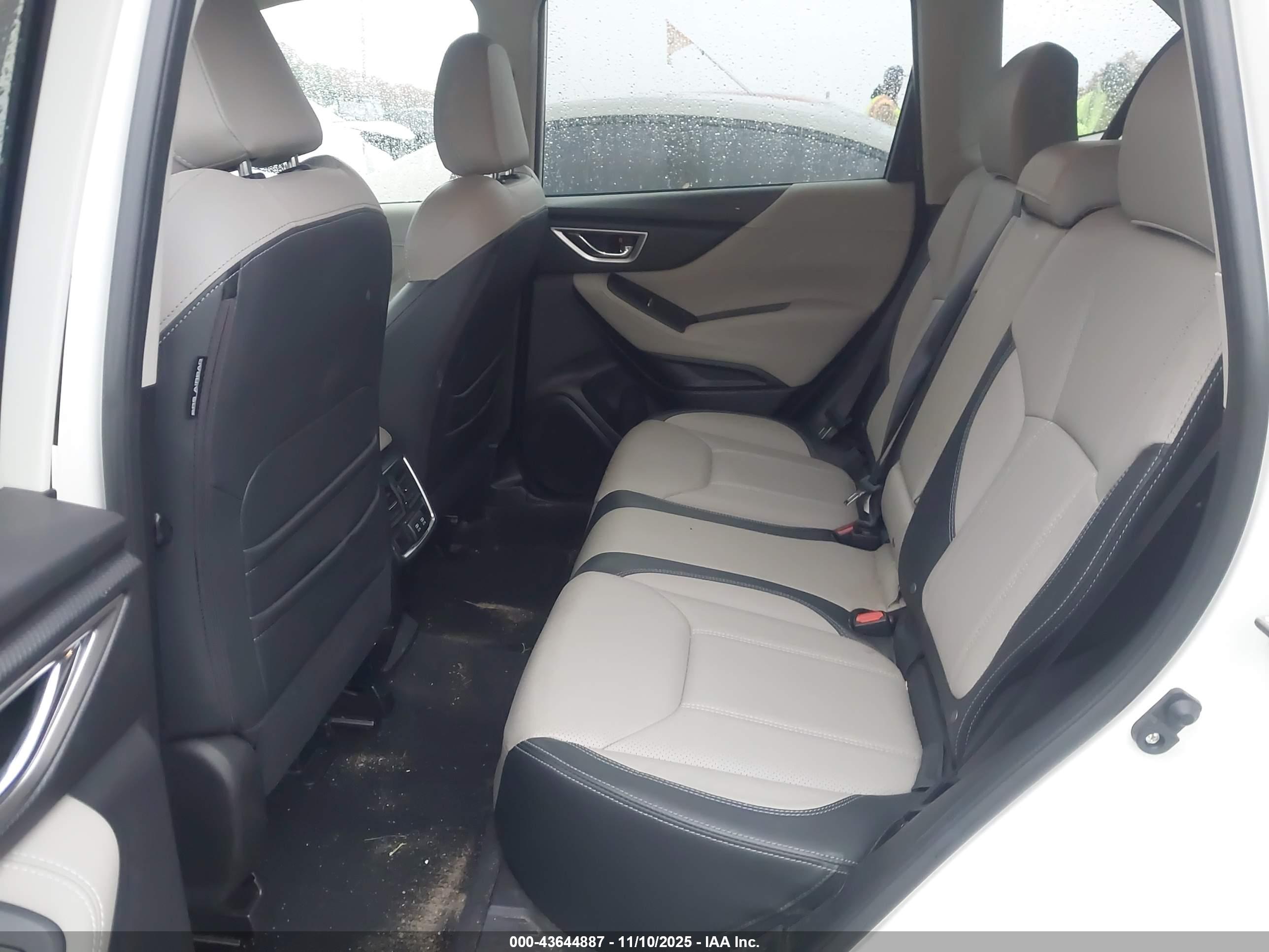 SUBARU FORESTER image 8