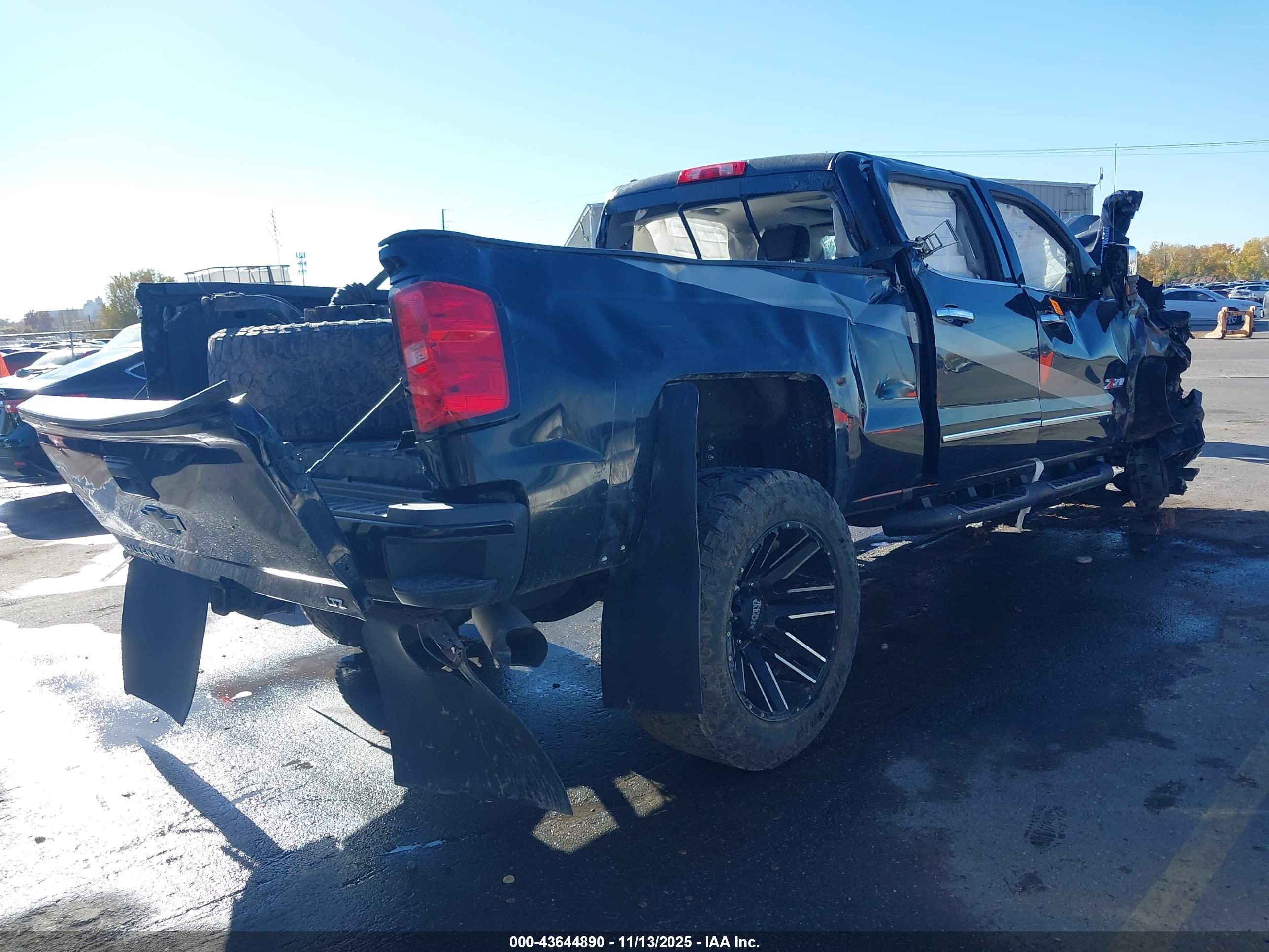 CHEVROLET SILVERADO image 4