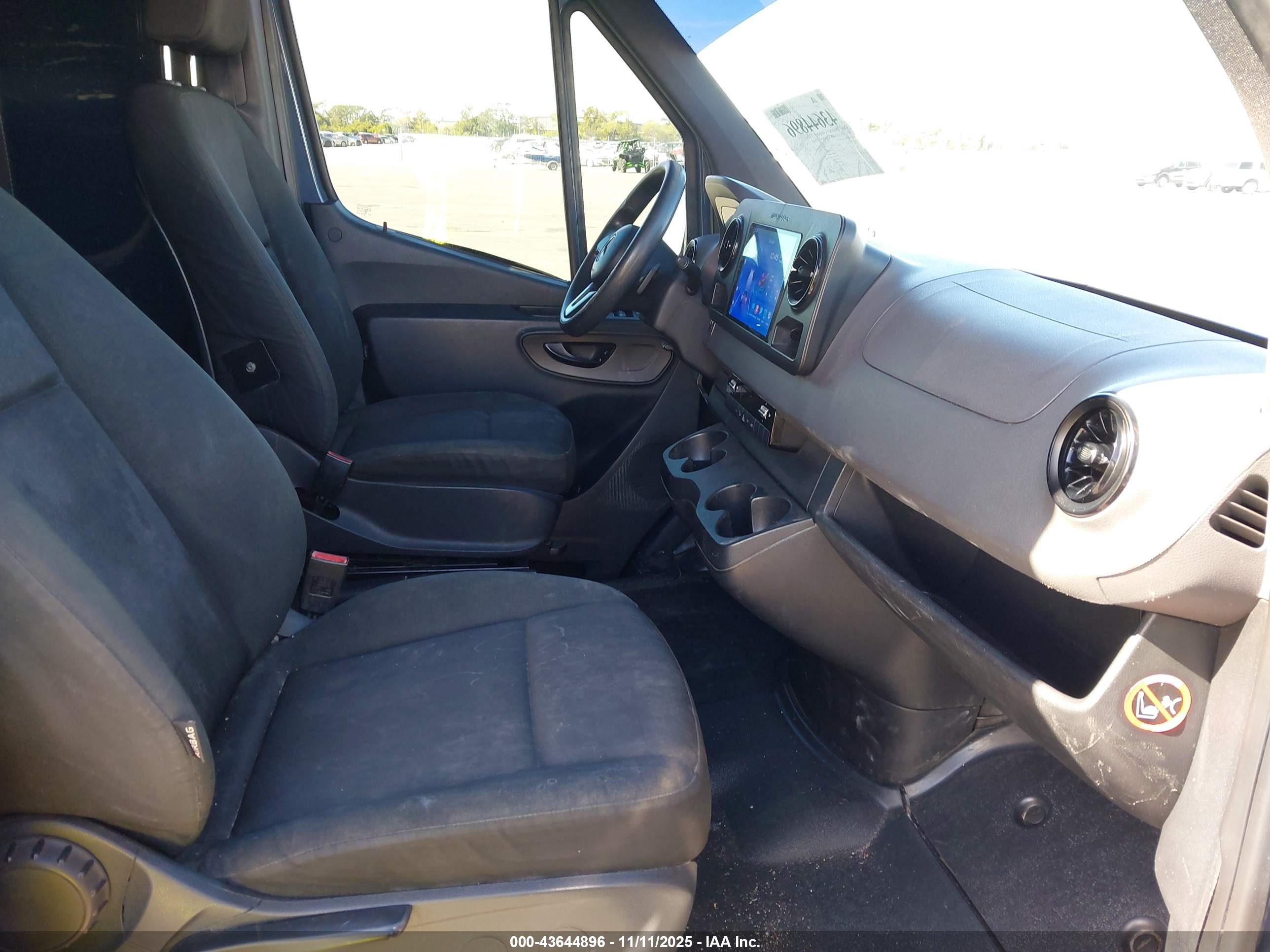 MERCEDES-BENZ SPRINTER image 5