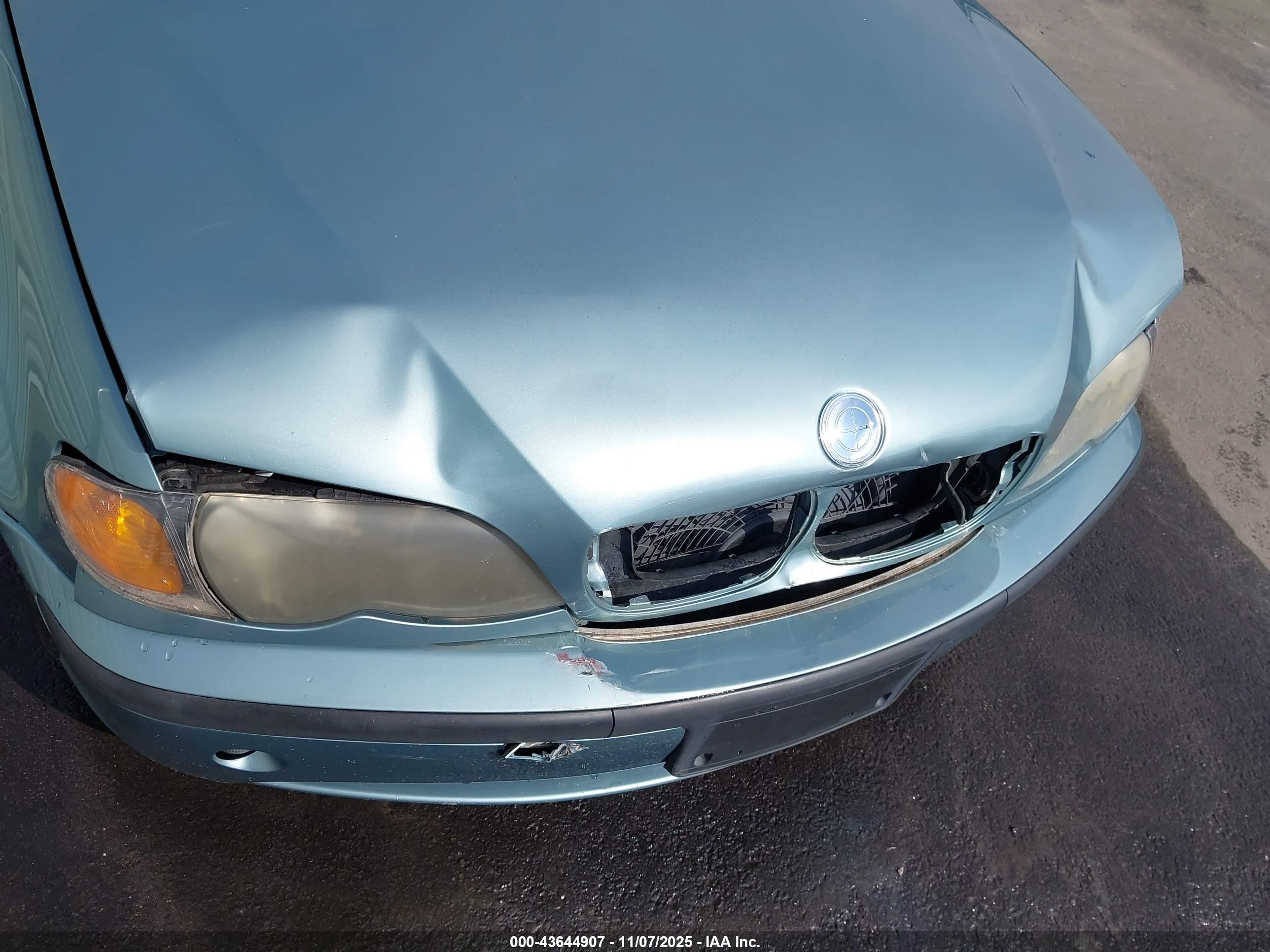 BMW 325I image 6
