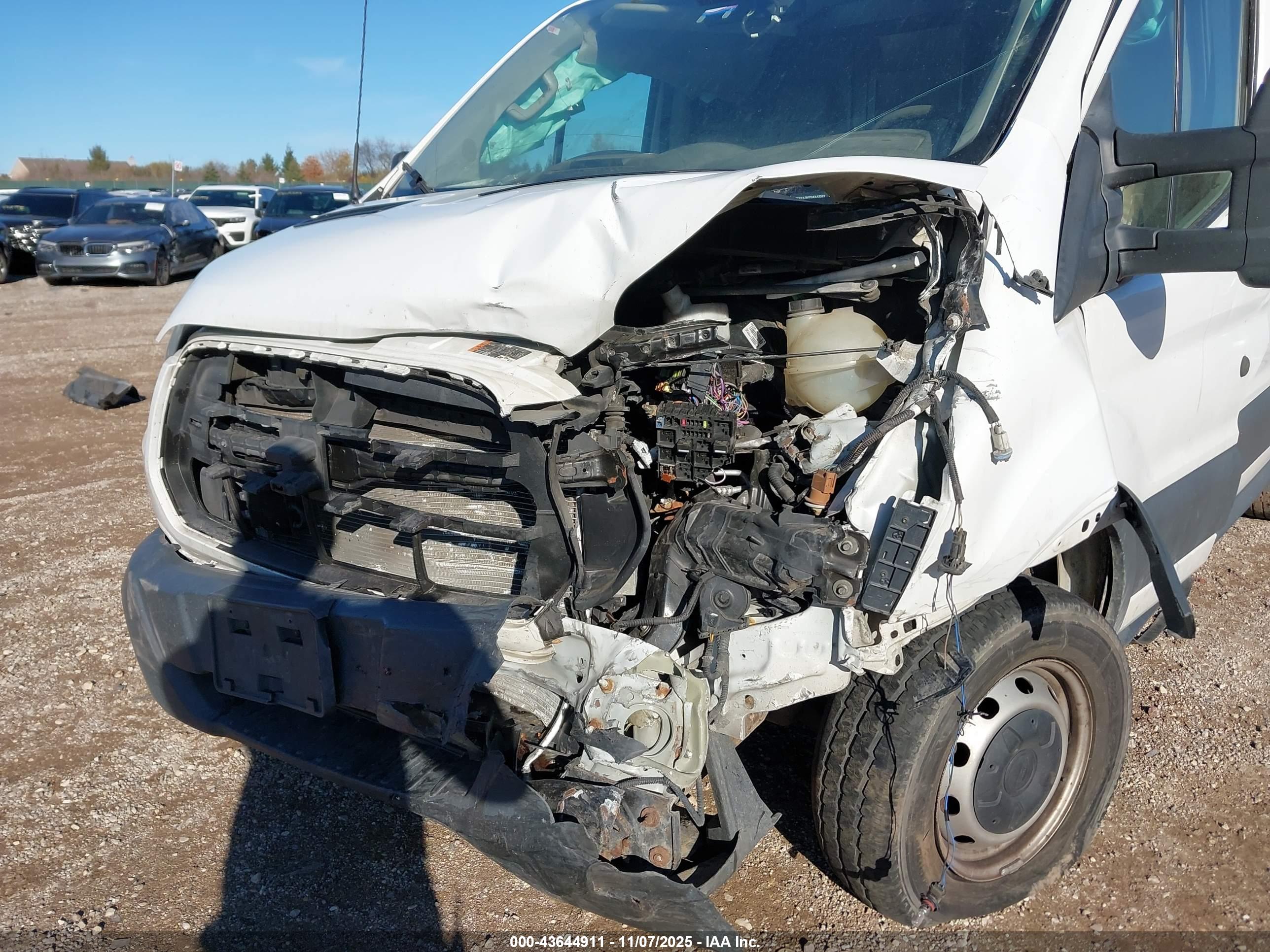 FORD TRANSIT-250 image 6