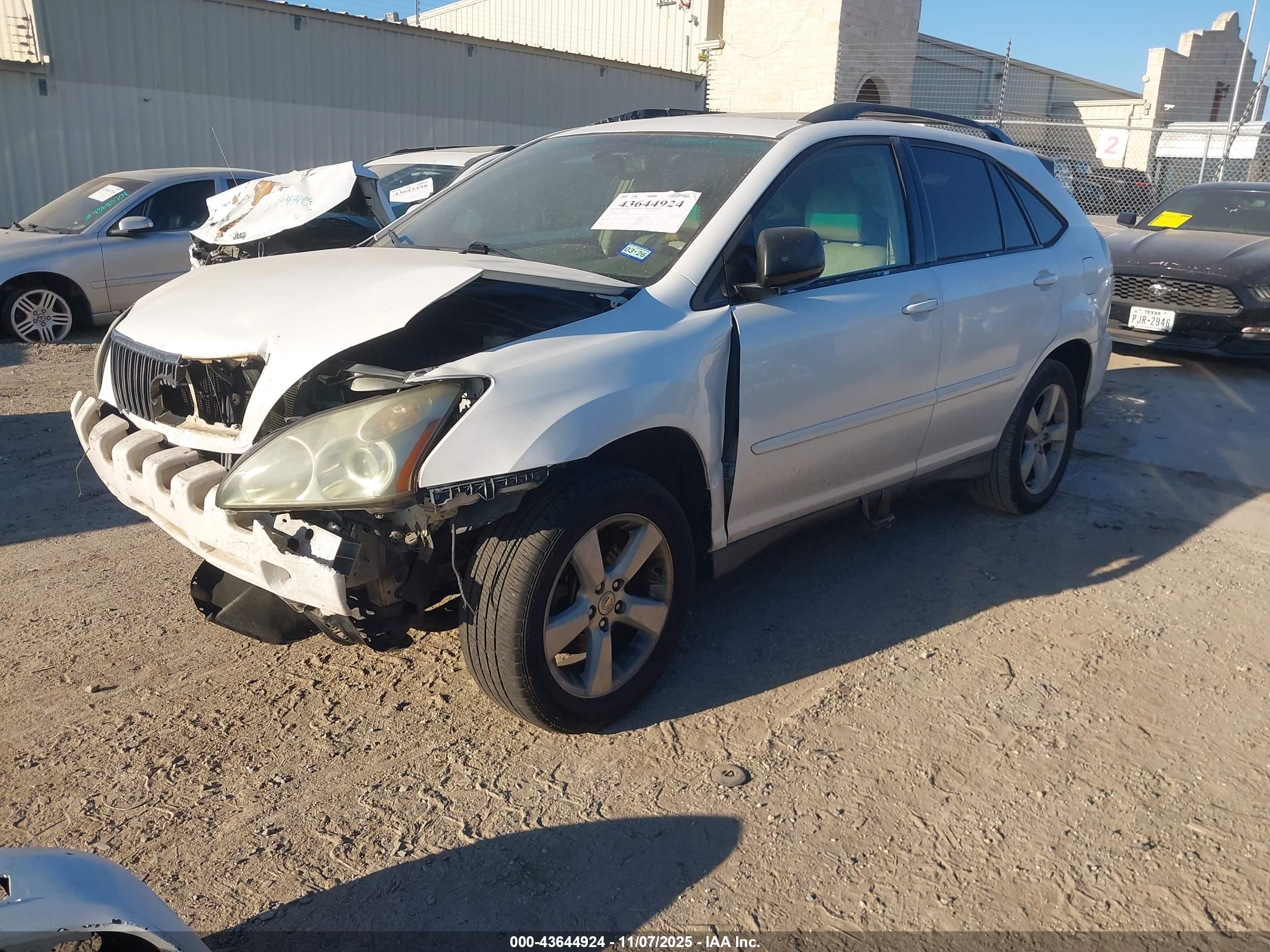 LEXUS RX image 2