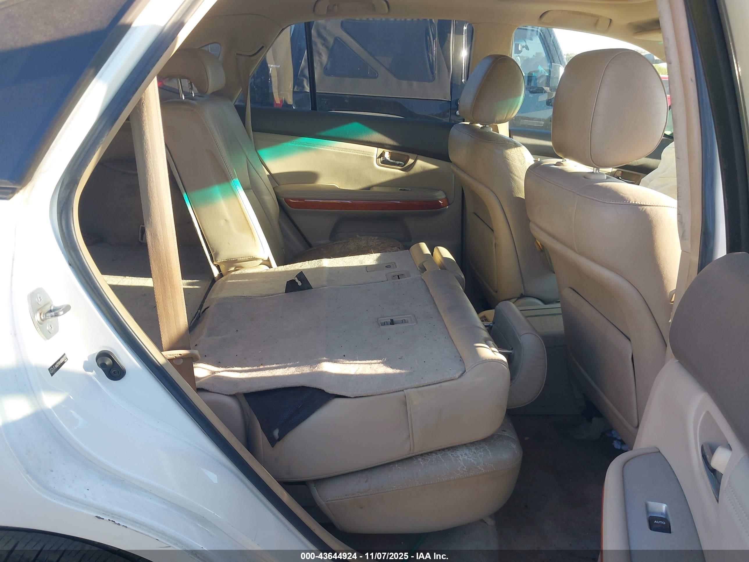 LEXUS RX image 8