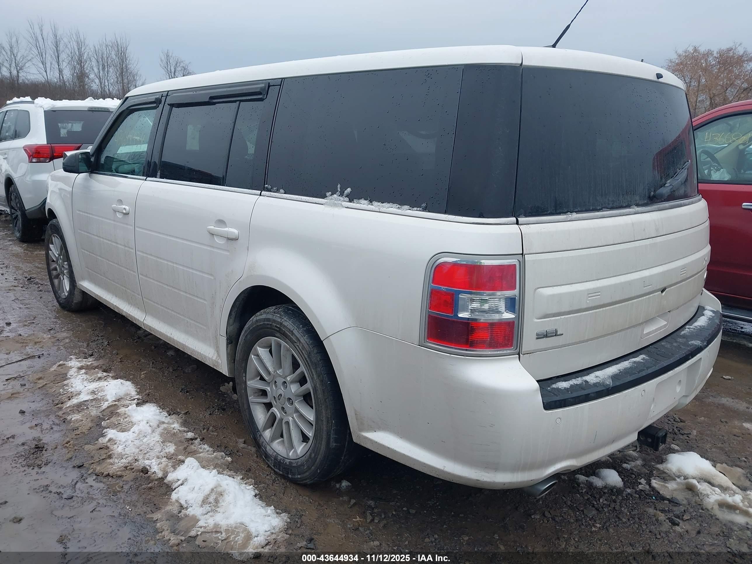 FORD FLEX image 3