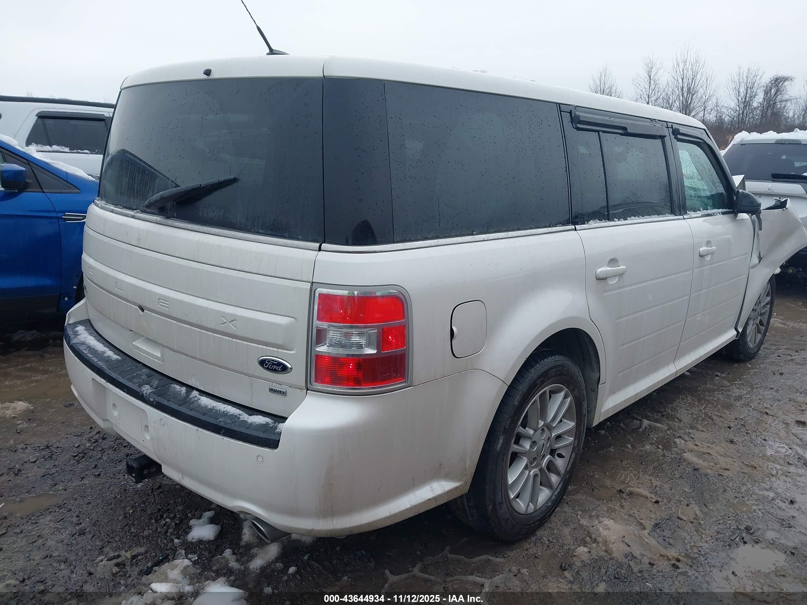 FORD FLEX image 4