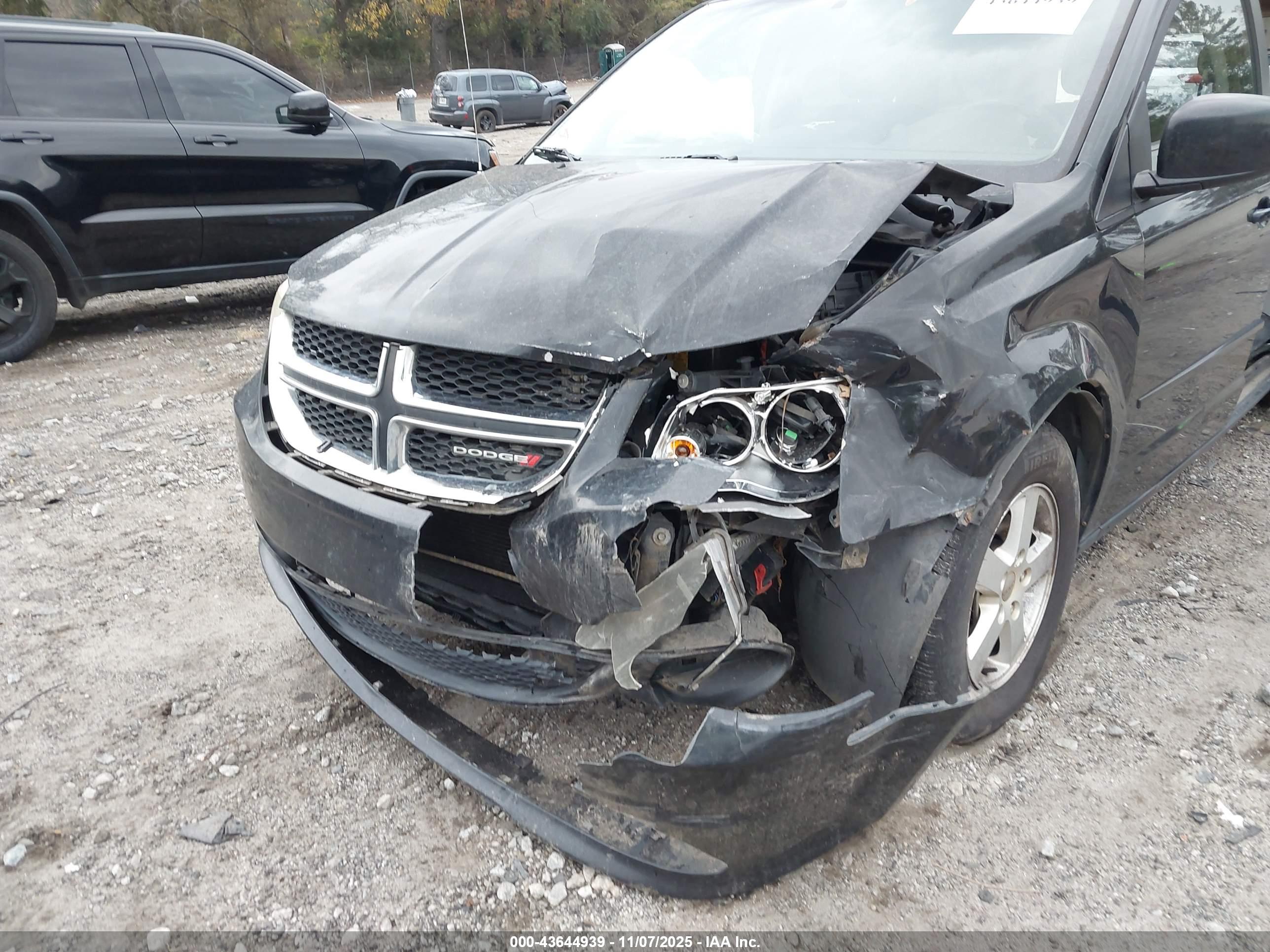 DODGE GRAND image 6