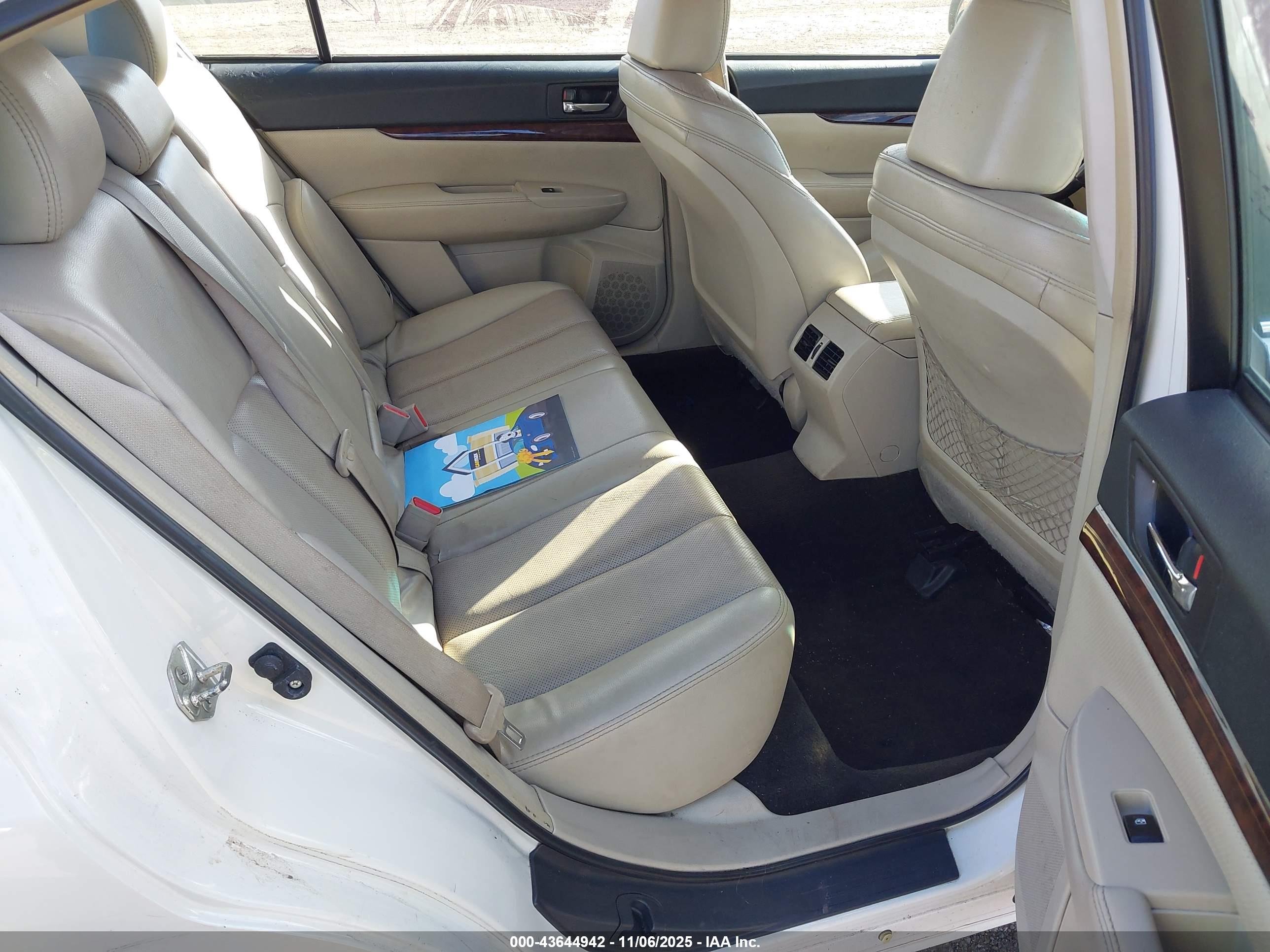 SUBARU LEGACY image 8