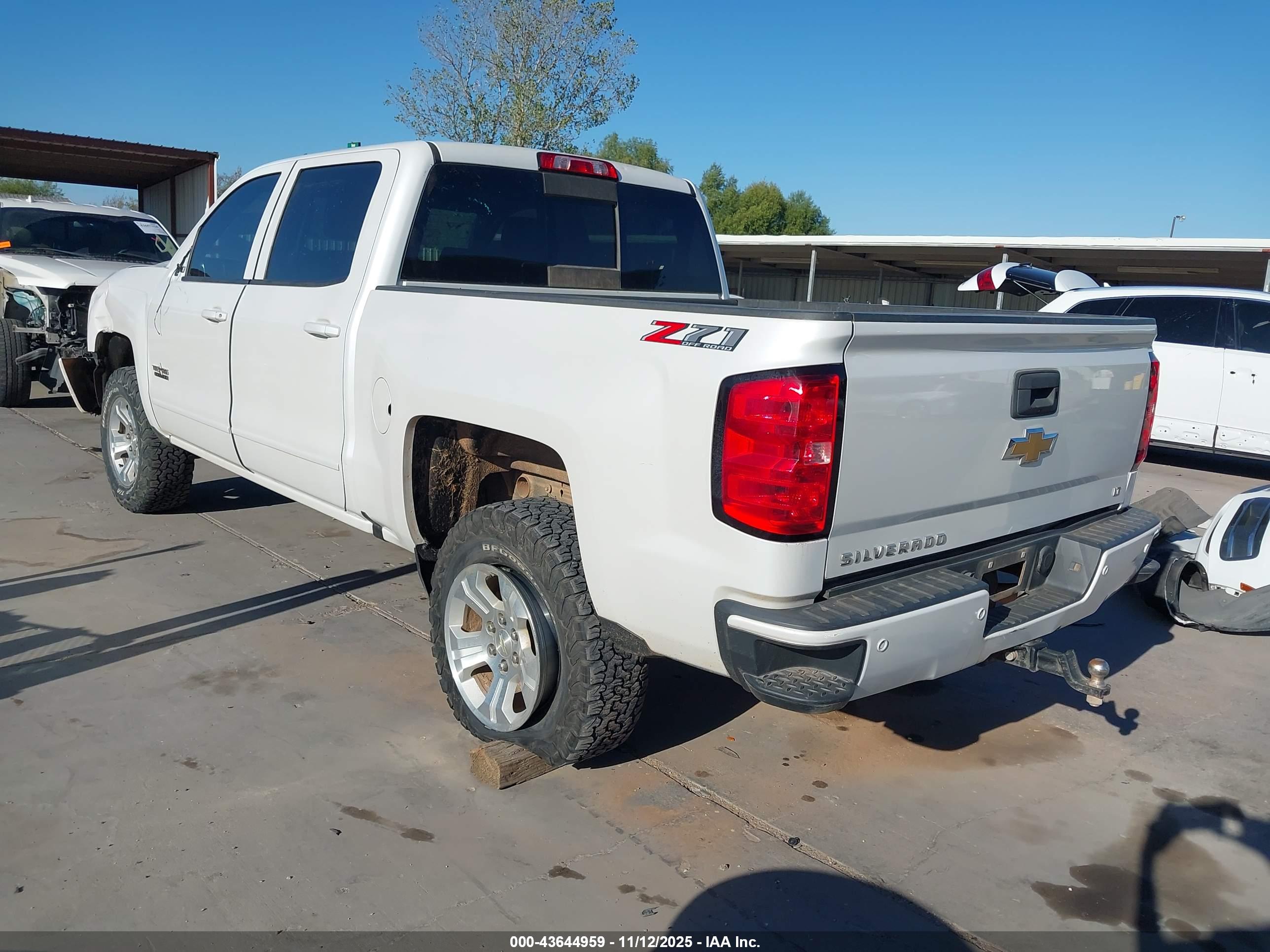 CHEVROLET SILVERADO image 3