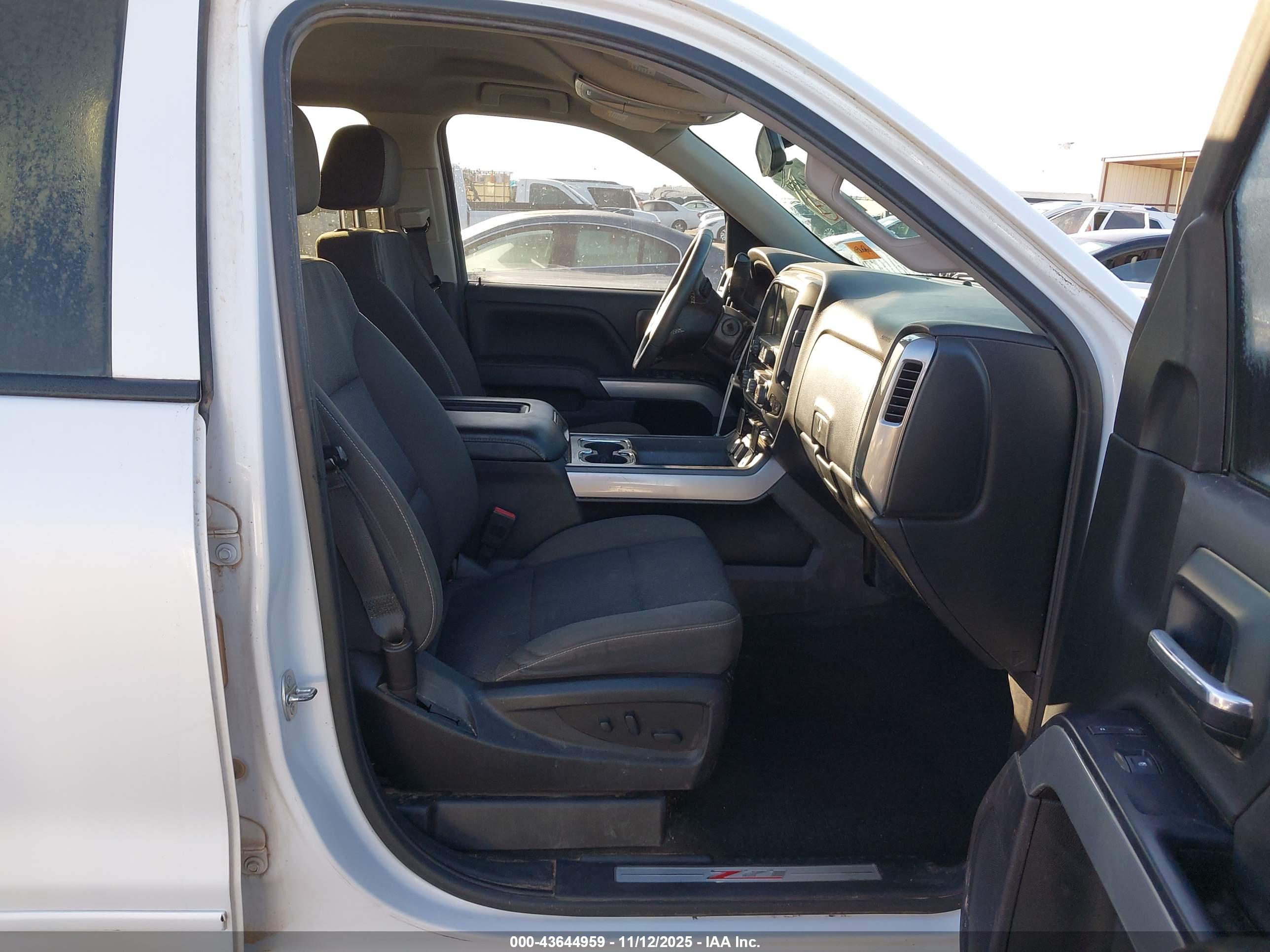 CHEVROLET SILVERADO image 5