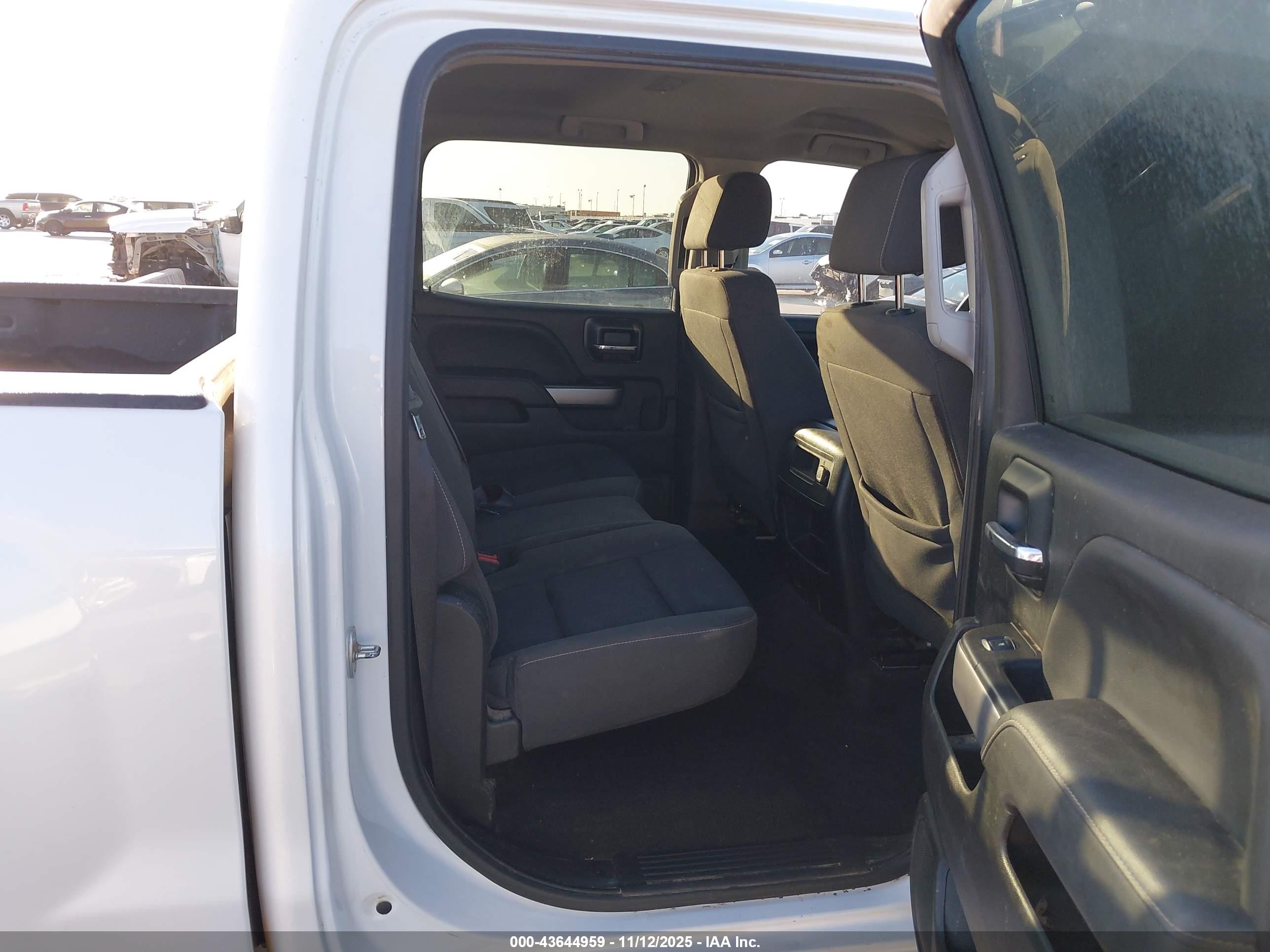 CHEVROLET SILVERADO image 8