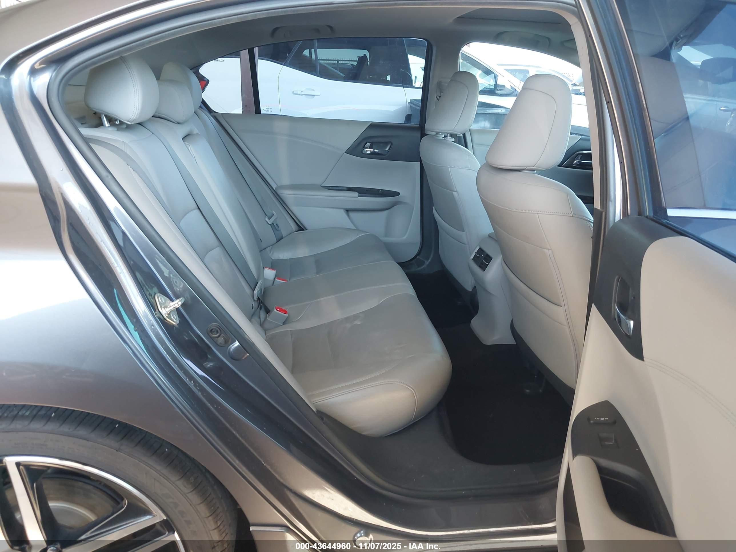 HONDA ACCORD image 8