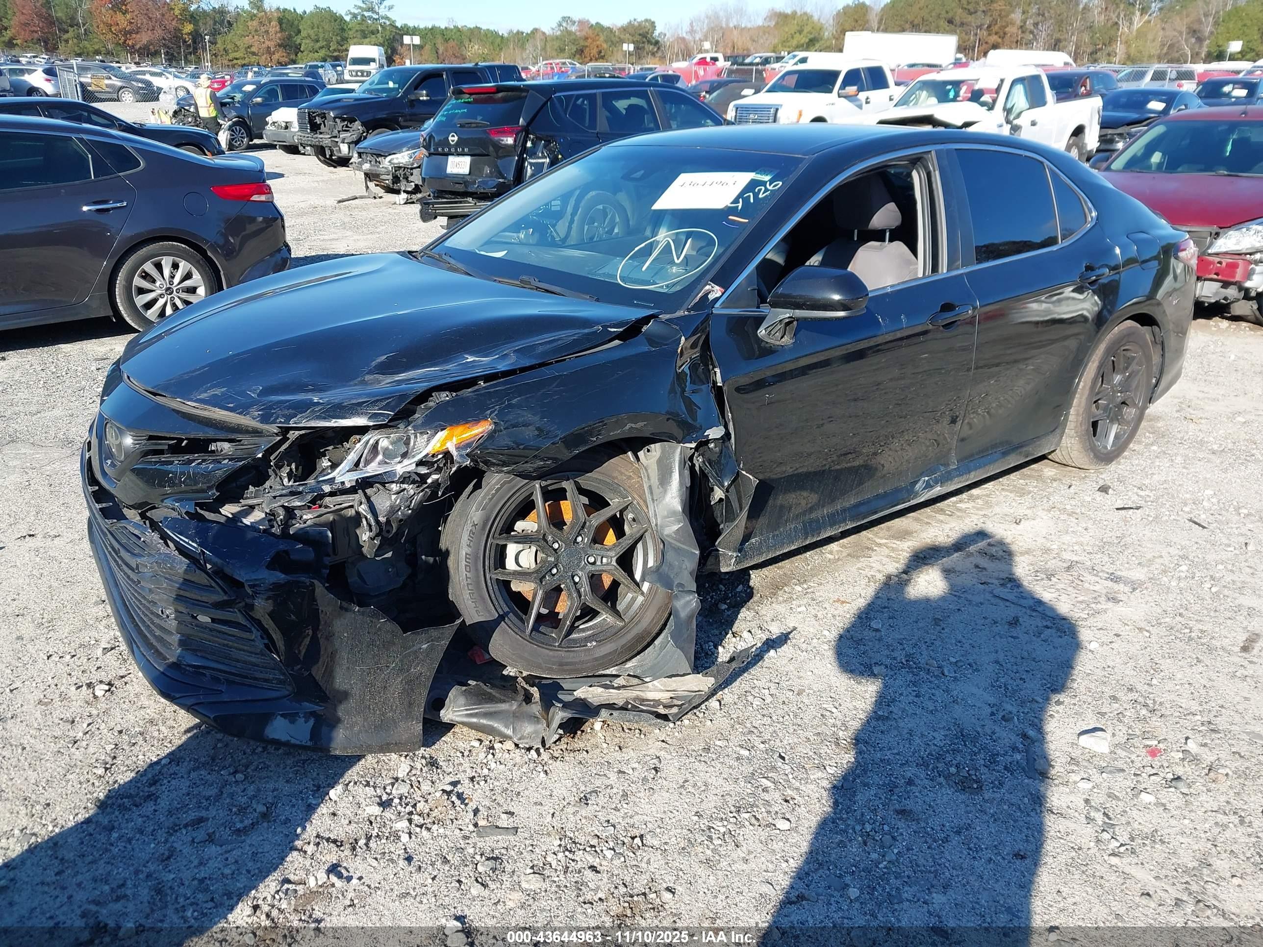 TOYOTA CAMRY image 2