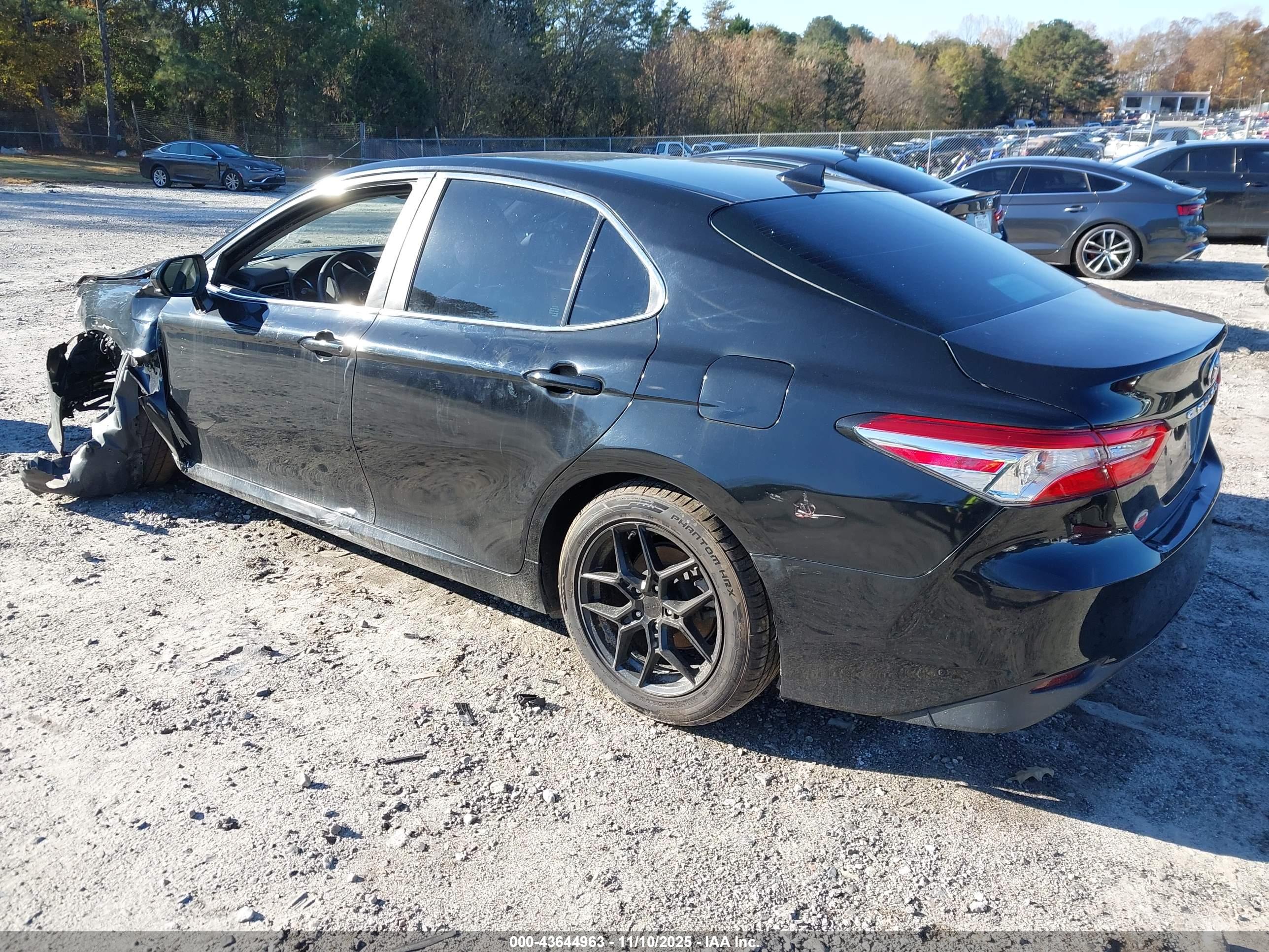 TOYOTA CAMRY image 3